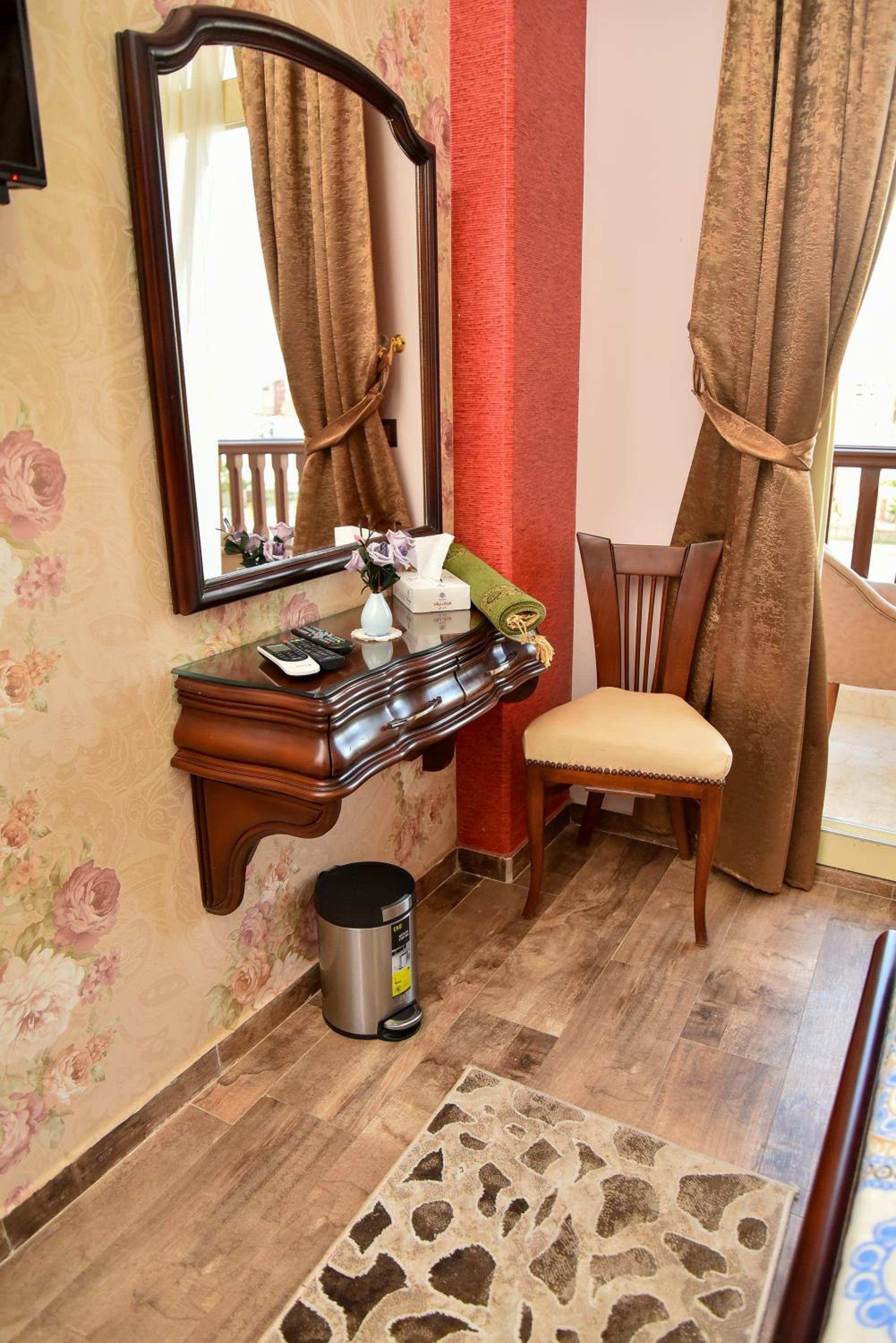 Double Room - Photo 7