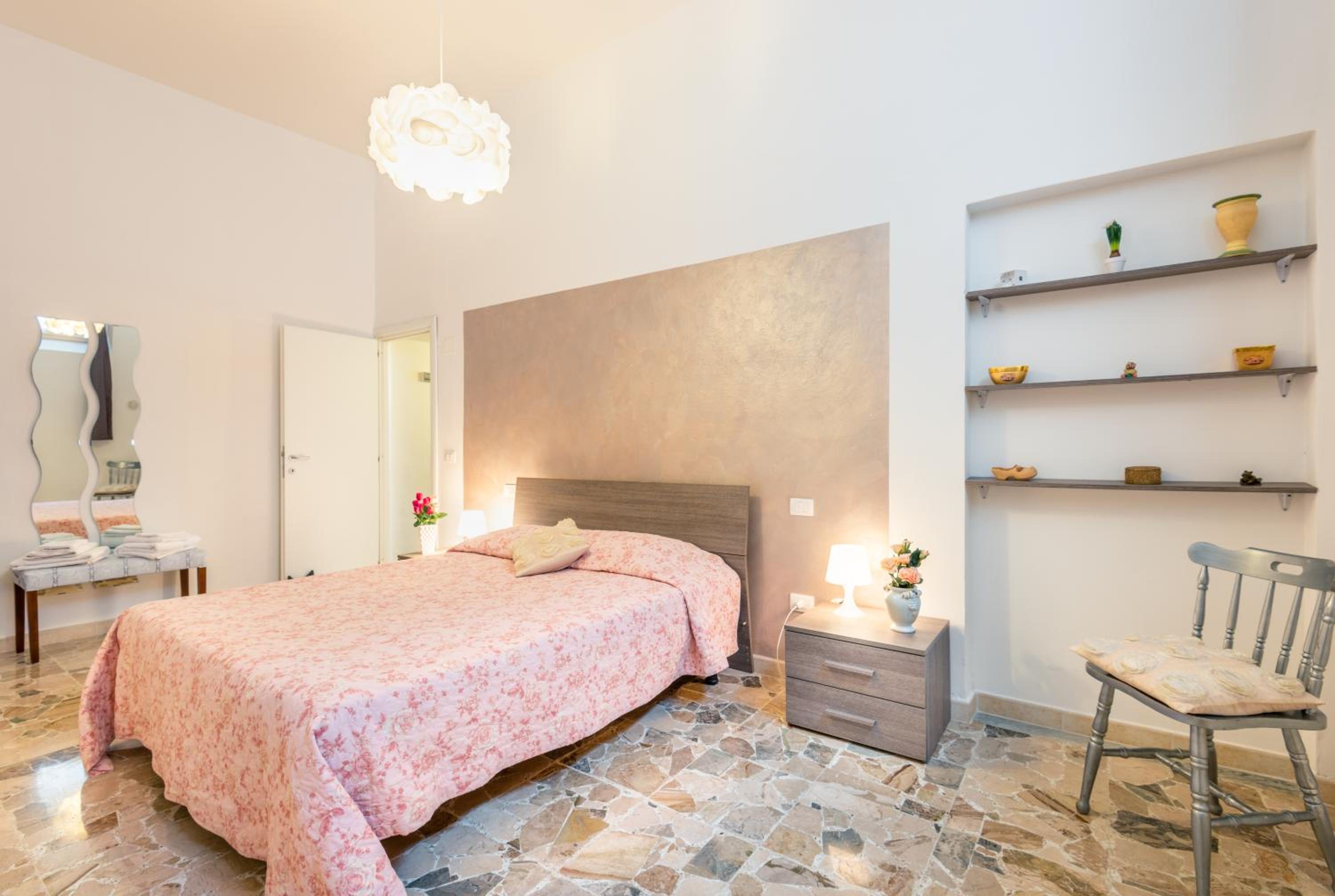 One-Bedroom Apartment - Photo 10