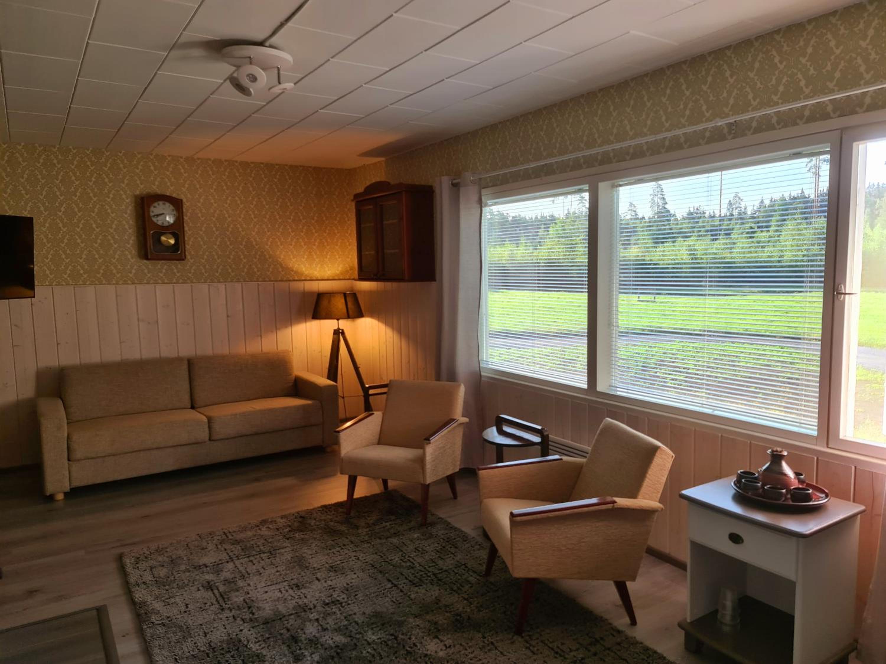 One-Bedroom Apartment - Photo 1
