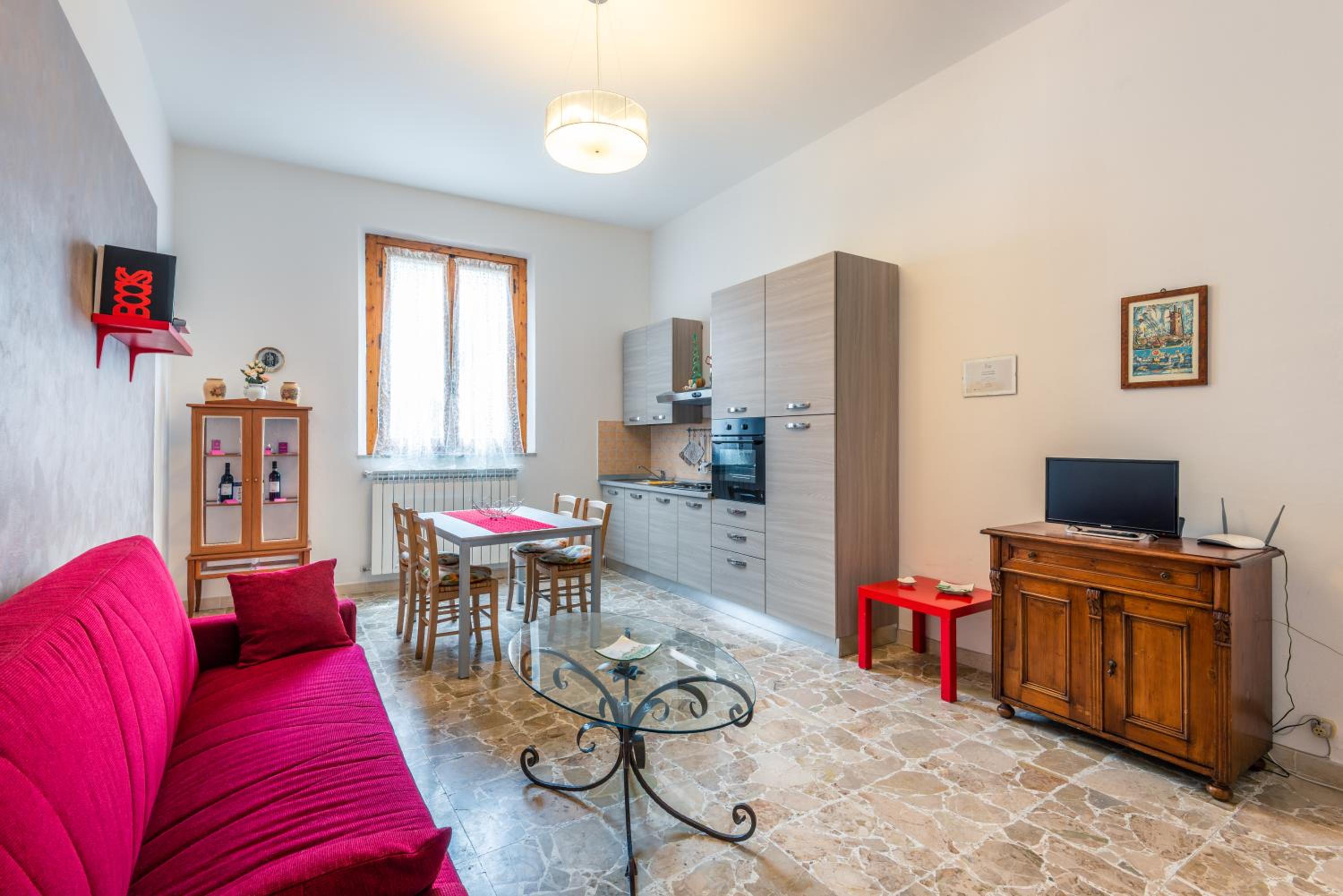 One-Bedroom Apartment - Photo 1