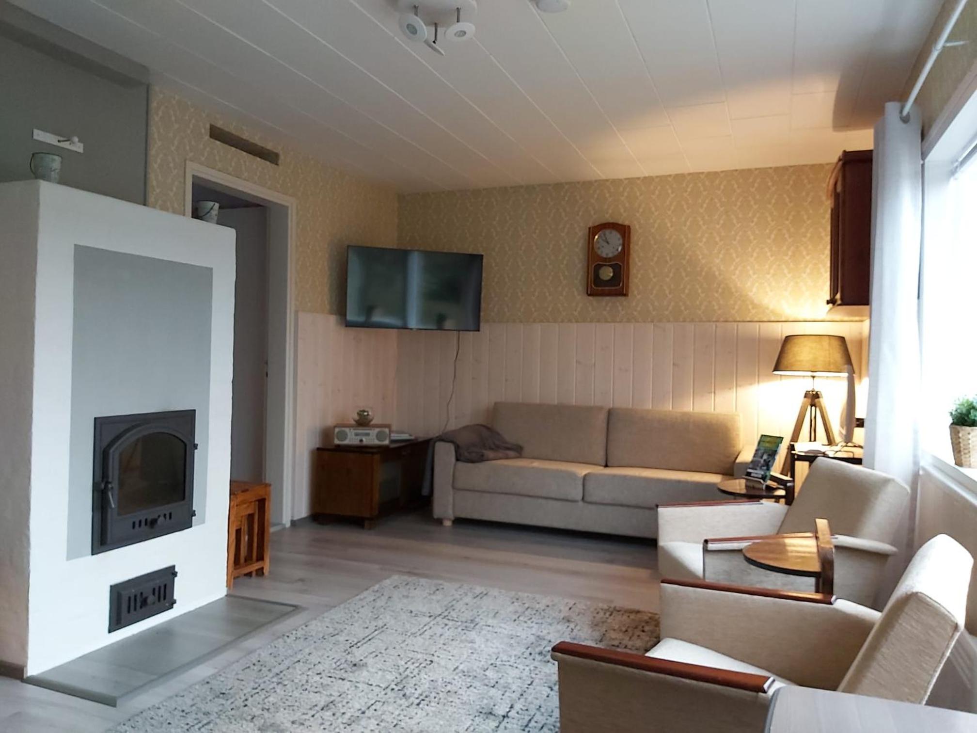 One-Bedroom Apartment - Photo 9