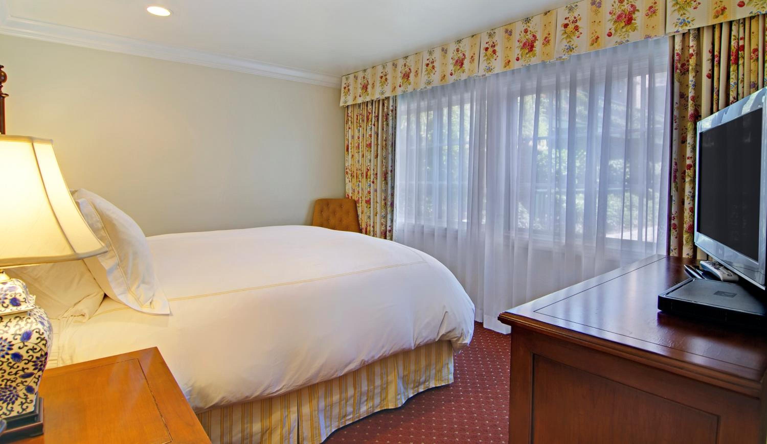 King Suite - Photo 6