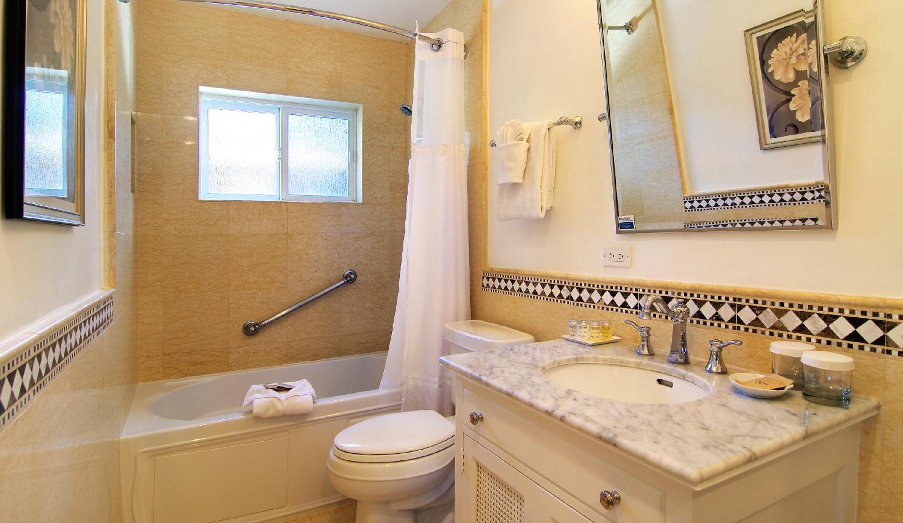 King Suite - Photo 5