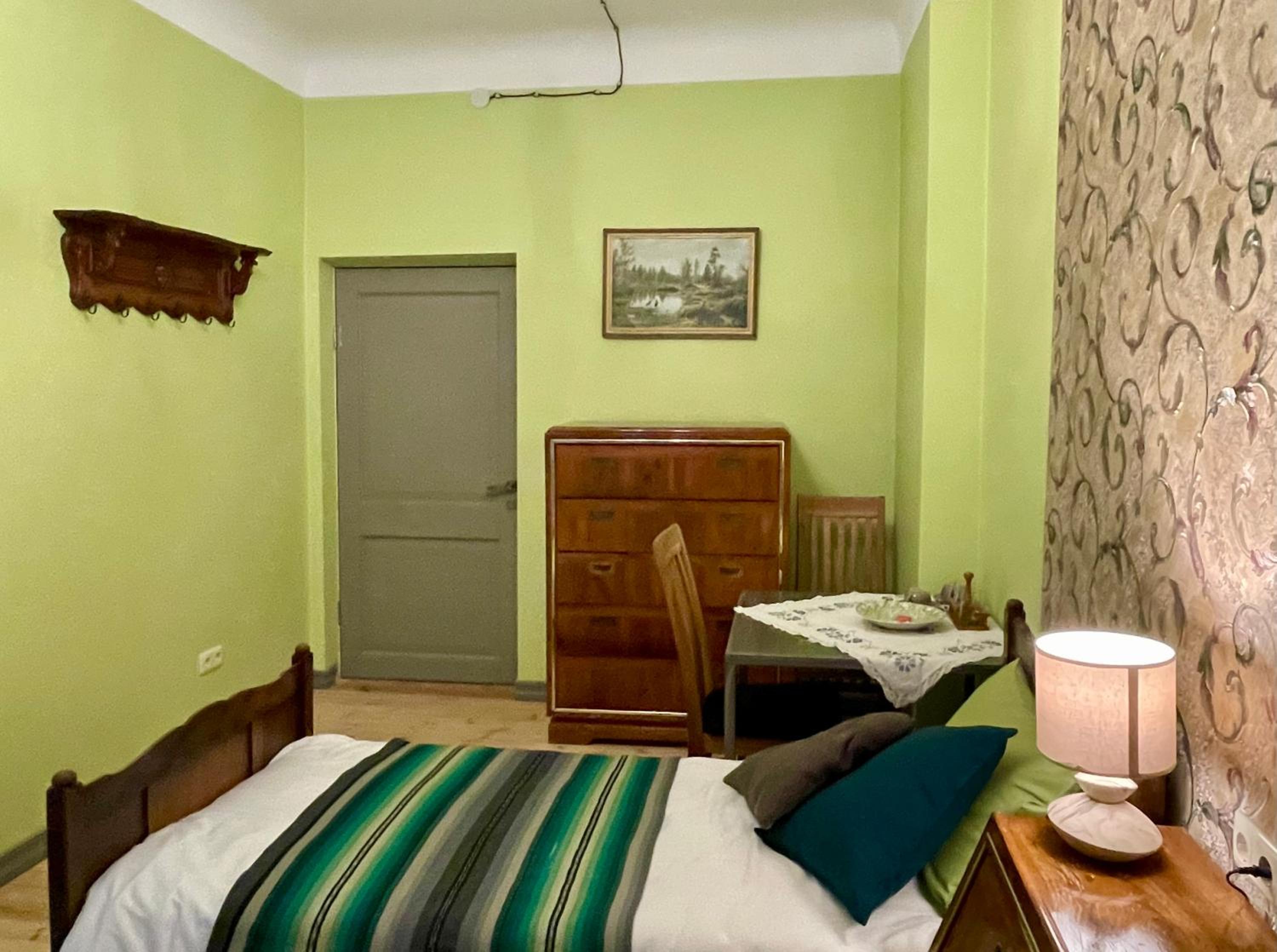Standard Twin Room - Photo 3