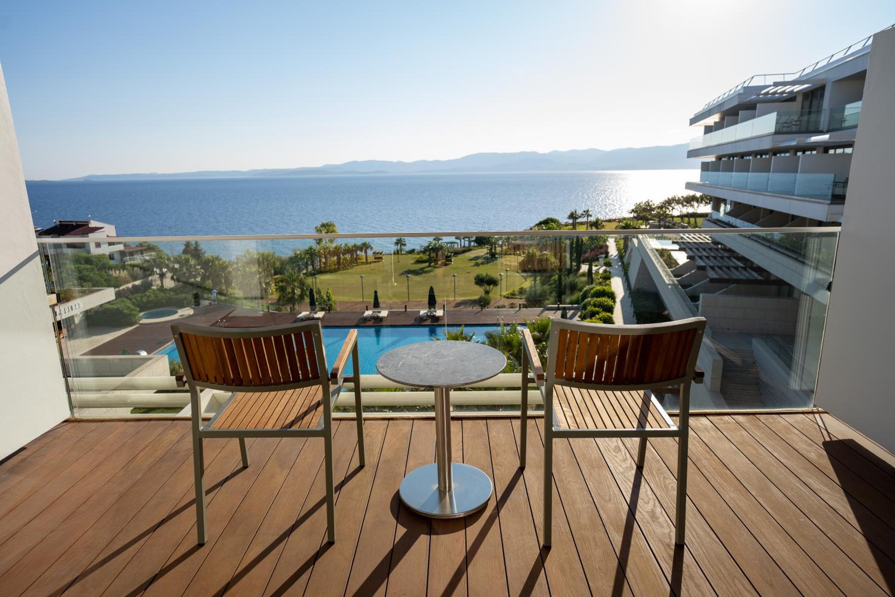 Deluxe Double Room with Balcony and Sea View - Photo 6