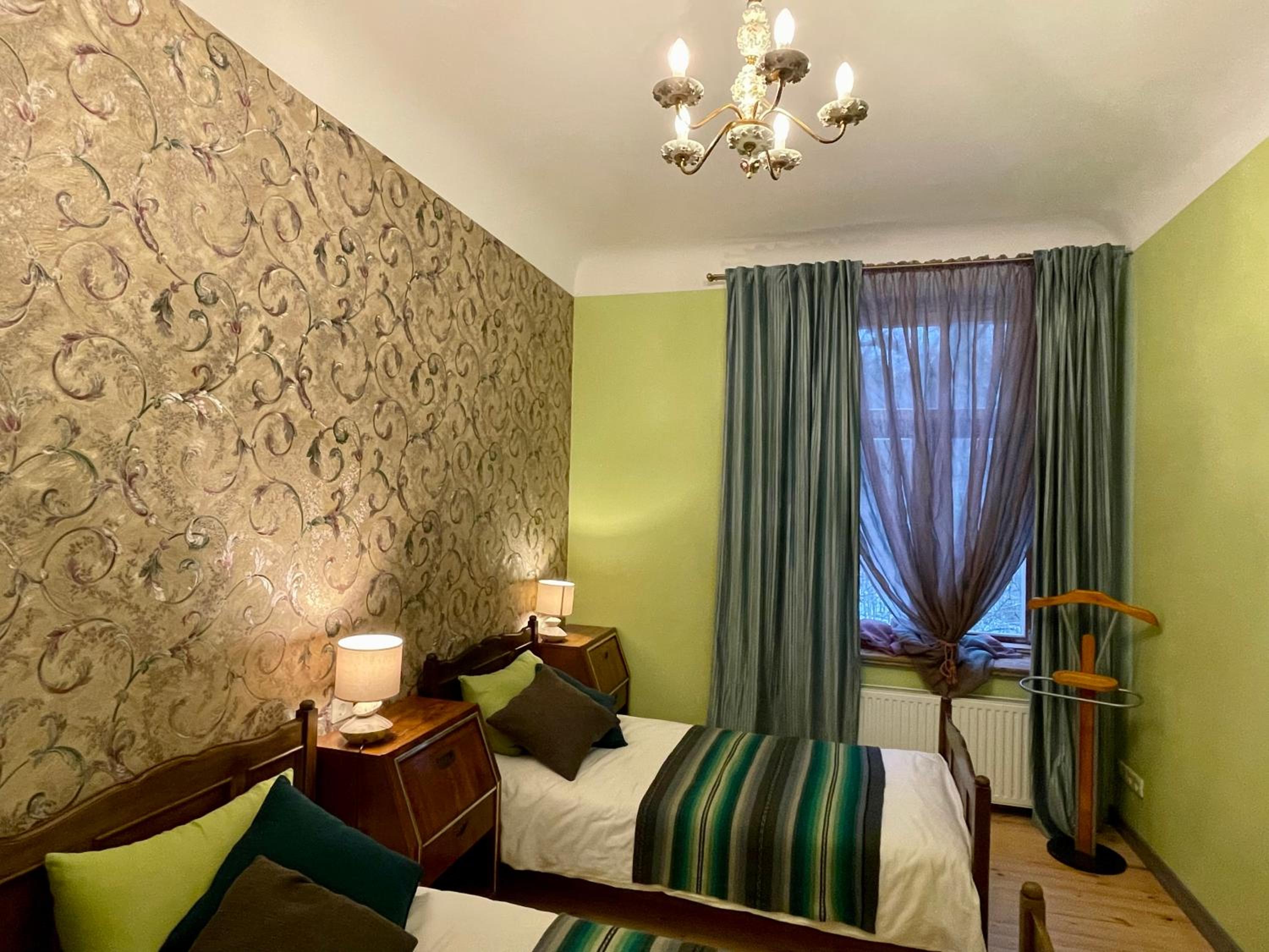Standard Twin Room - Photo 2