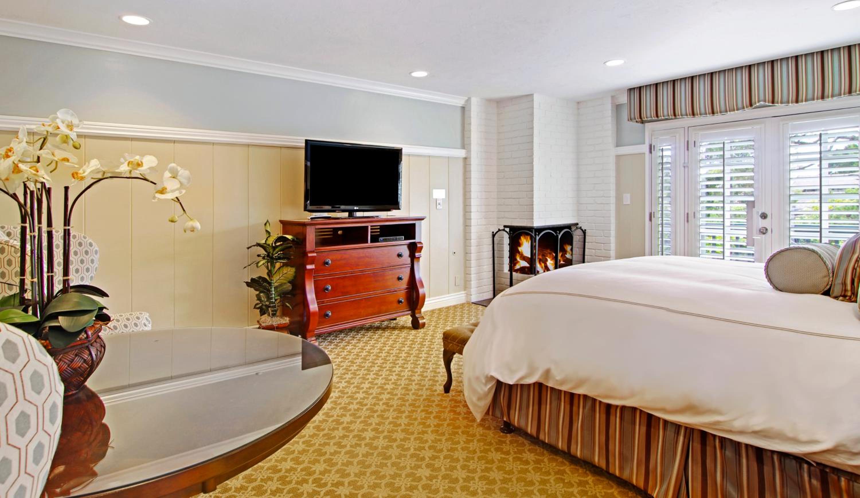Standard King Room - Photo 6
