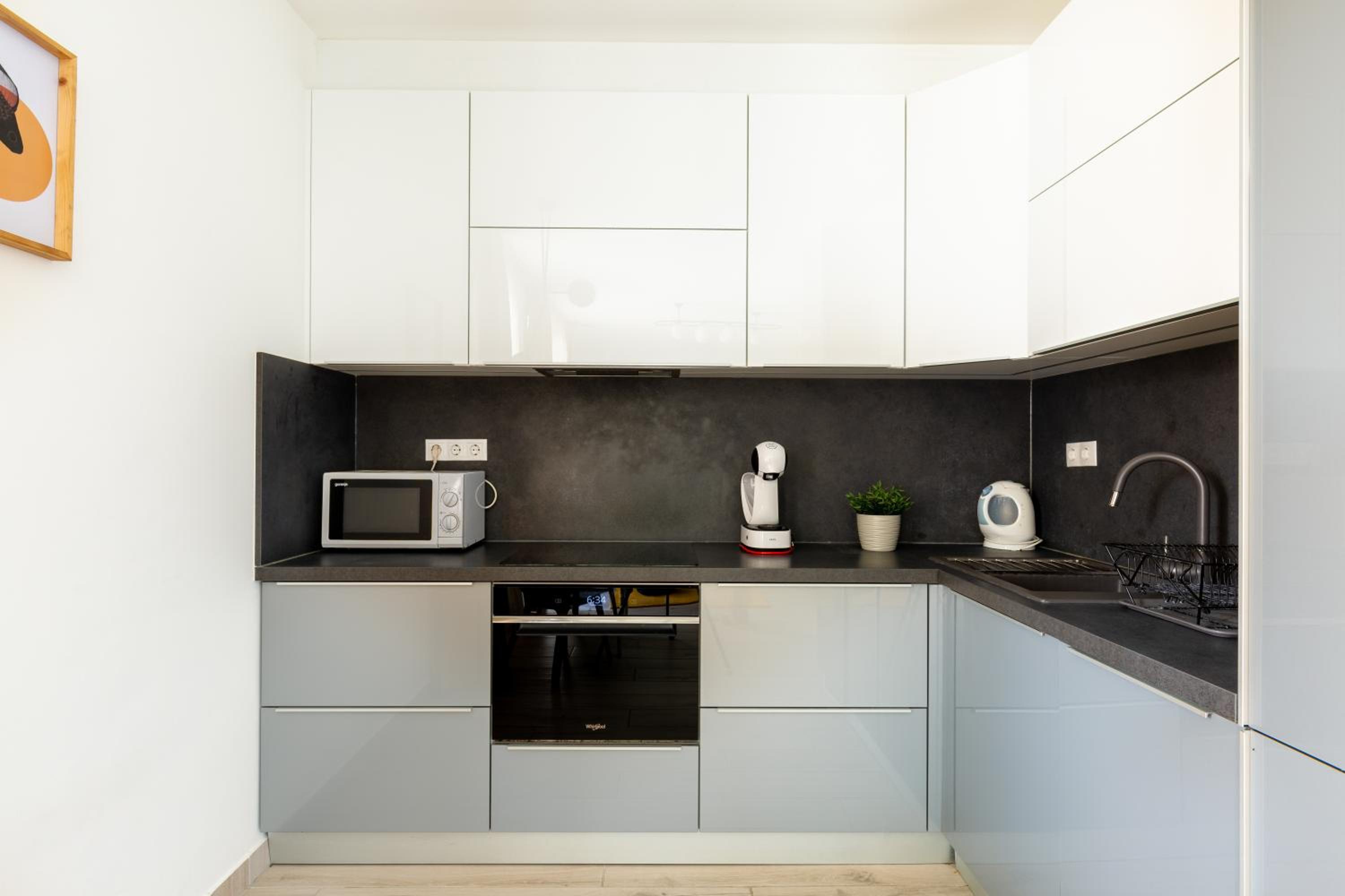 Studio Apartment - Photo 9
