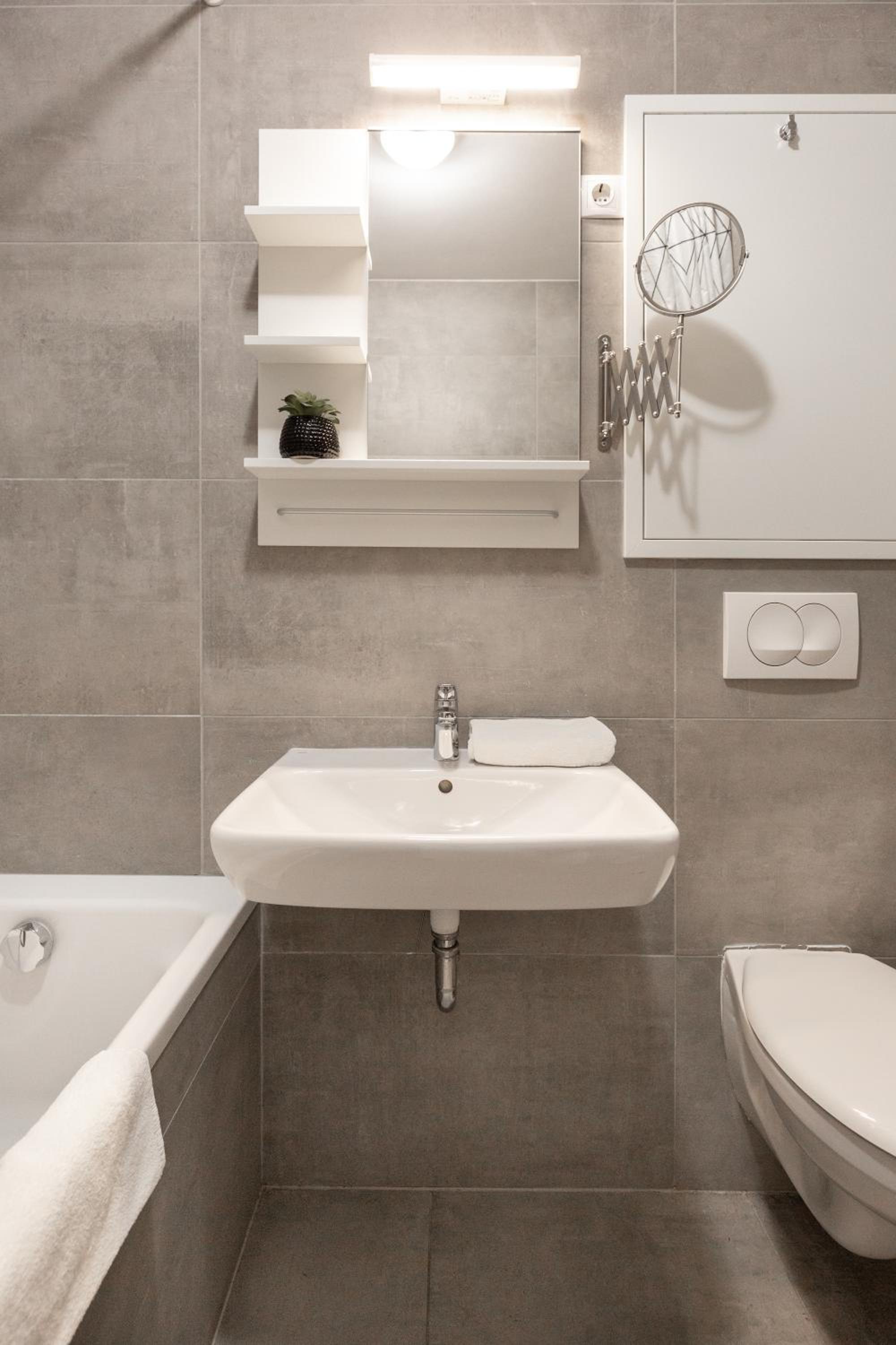 Studio Apartment - Photo 11