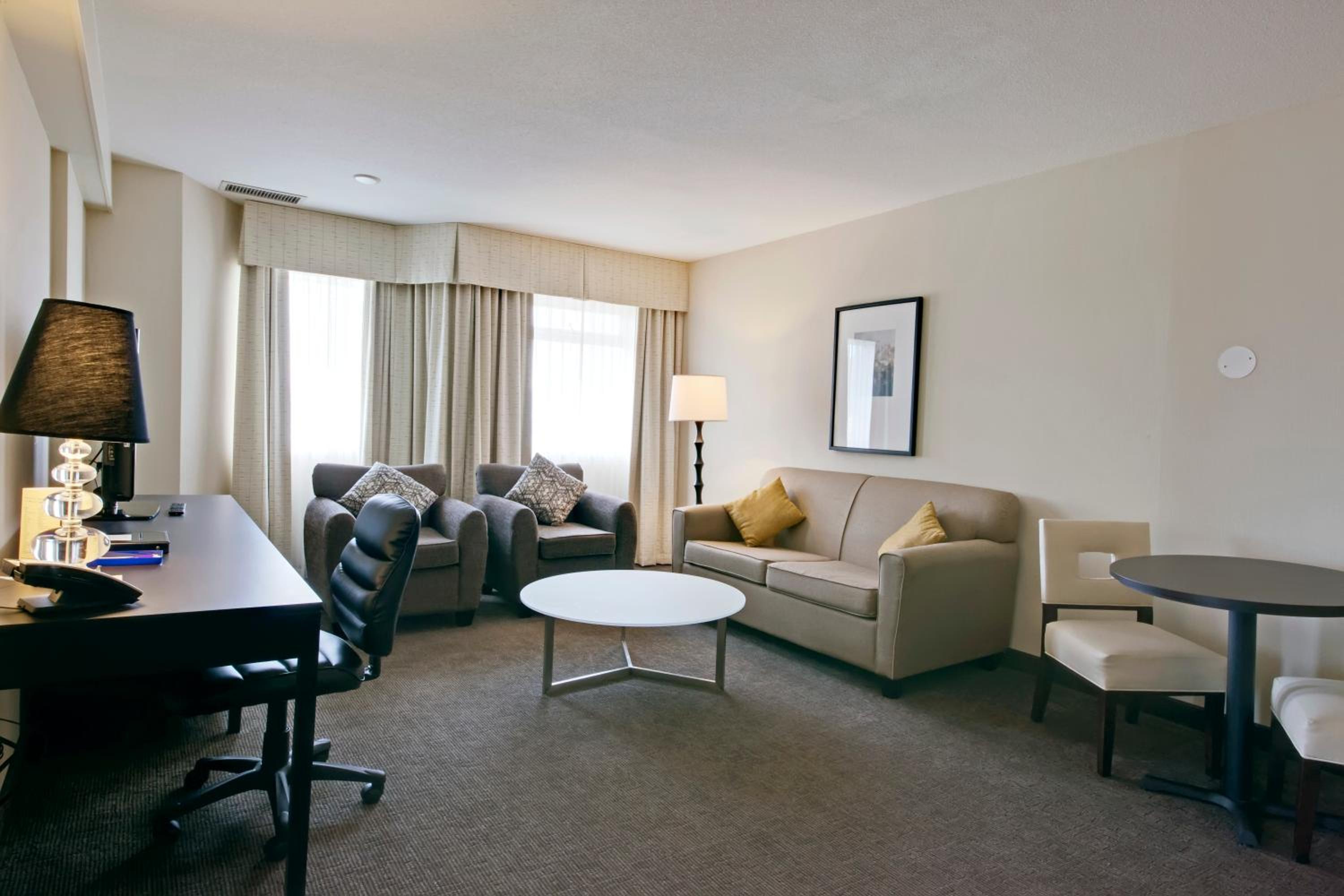 Coast Premium Two Bedroom Suite with Three Beds - Photo 5