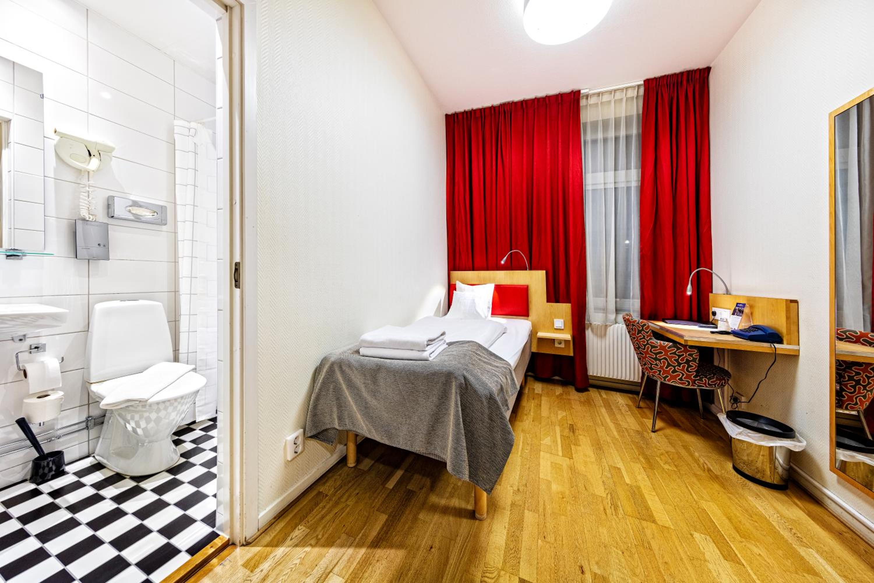 Single Room - Photo 9