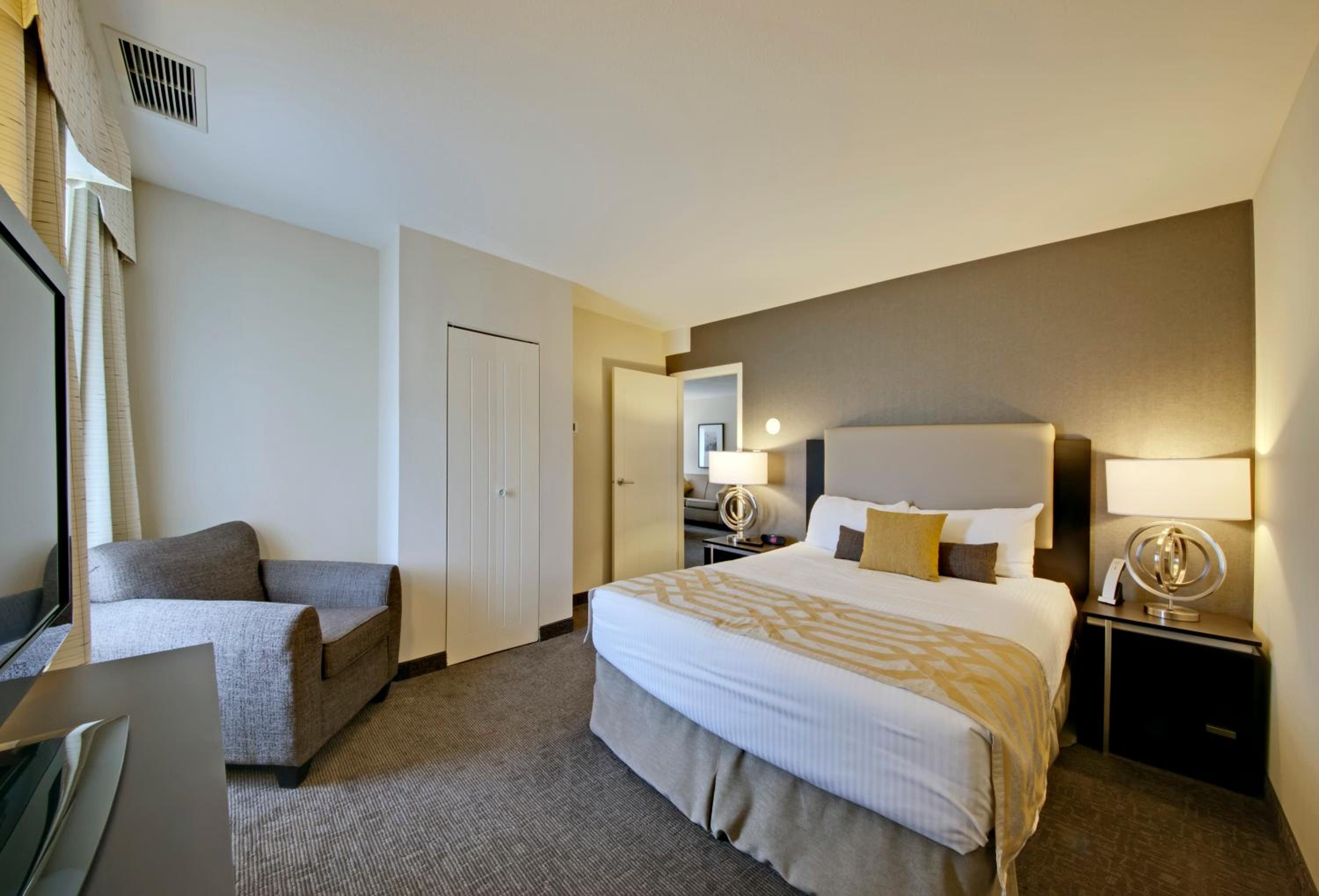 Coast Premium Two Bedroom Suite with Three Beds - Photo 1