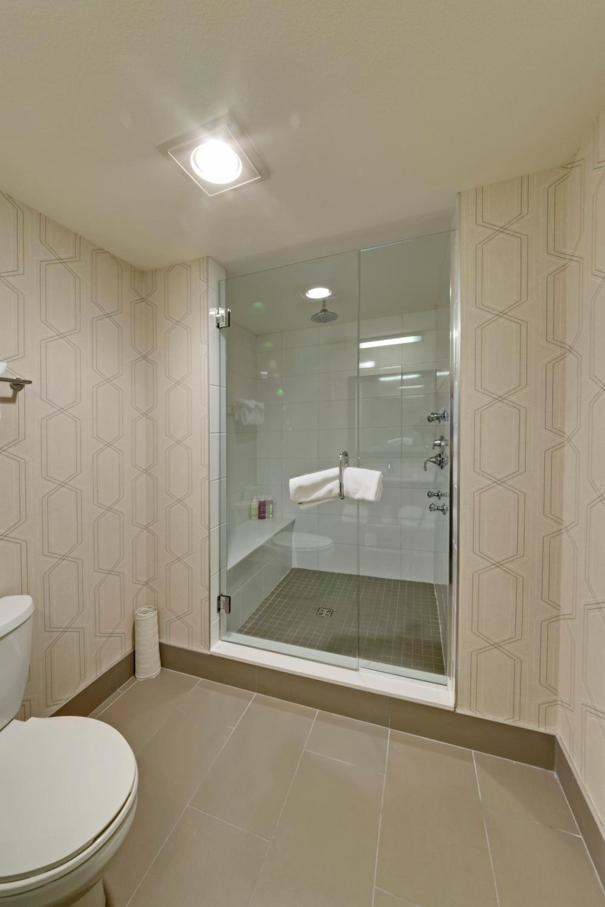 Coast Premium King Junior Suite - Photo 4