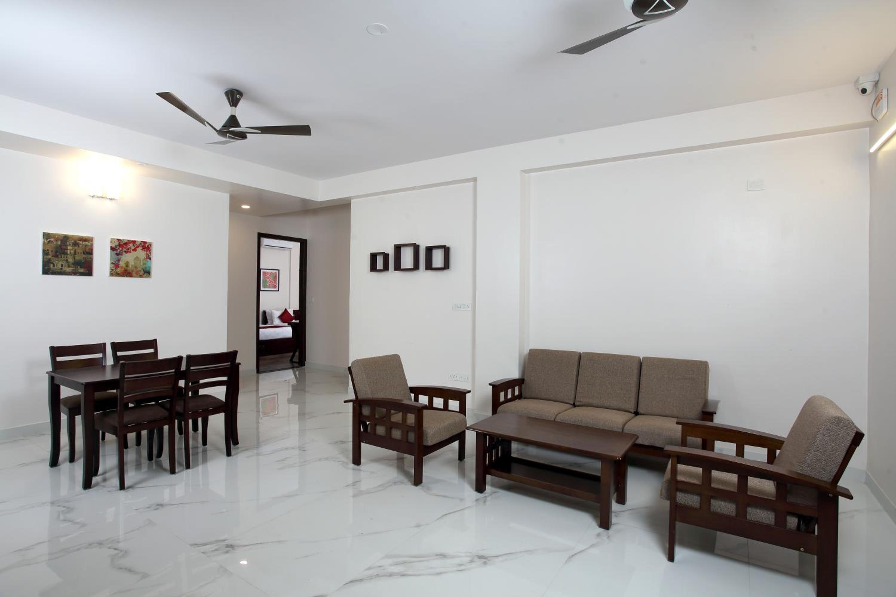 Family Room - Photo 3