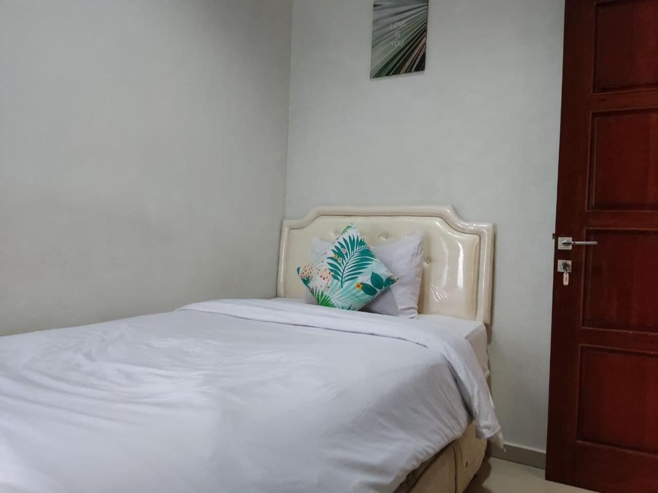 Deluxe Family Suite - Photo 4