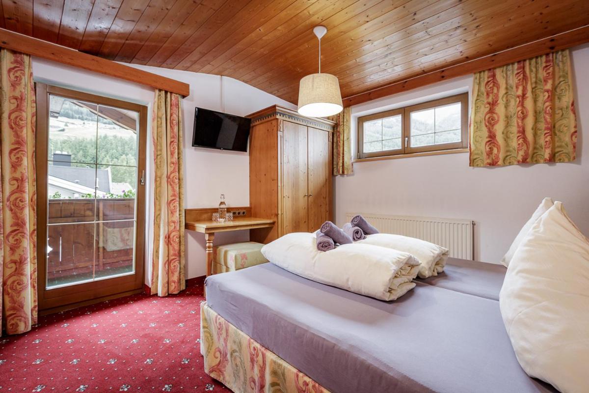 Basic Double Room - Photo 8