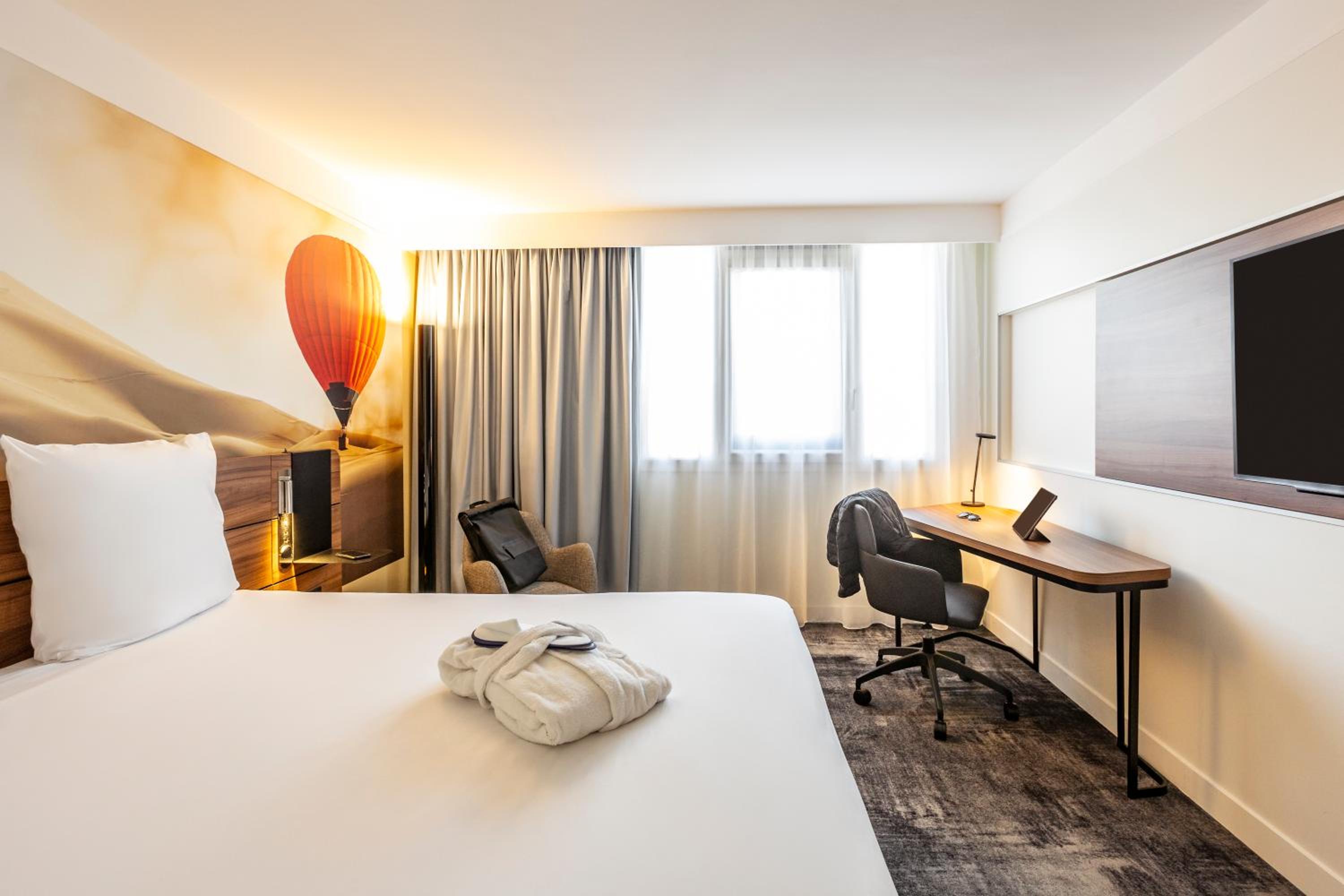 Superior Room with One Double Bed and Sofa - Photo 5