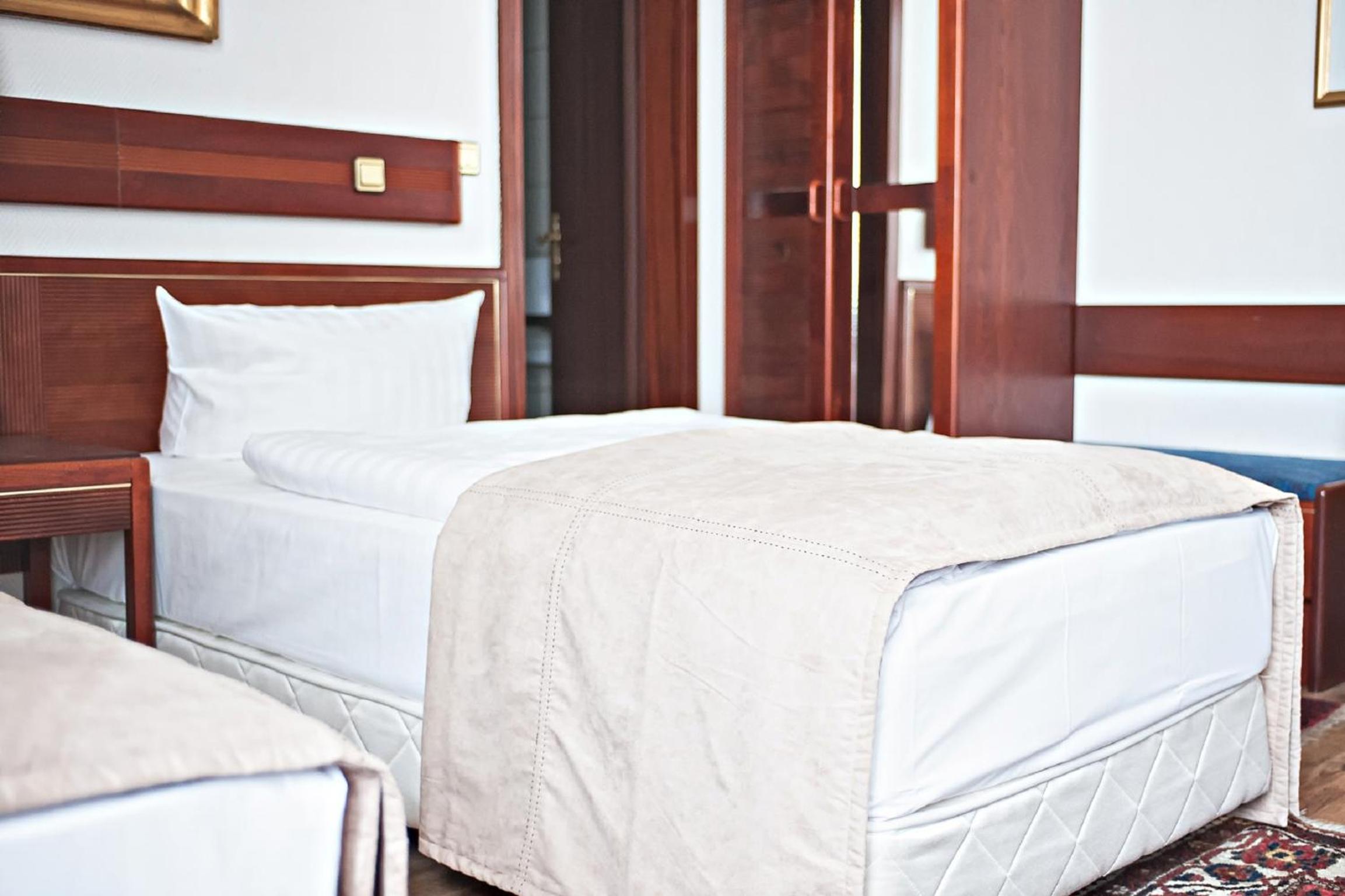 Double Room - Photo 6