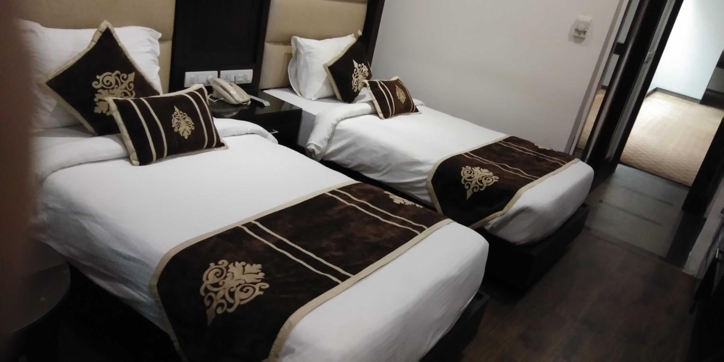Deluxe Room - Photo 3