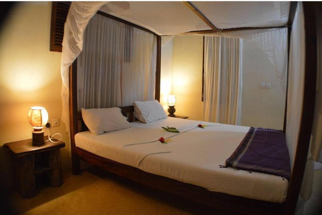 Standard Double Room with Balcony - Photo 2