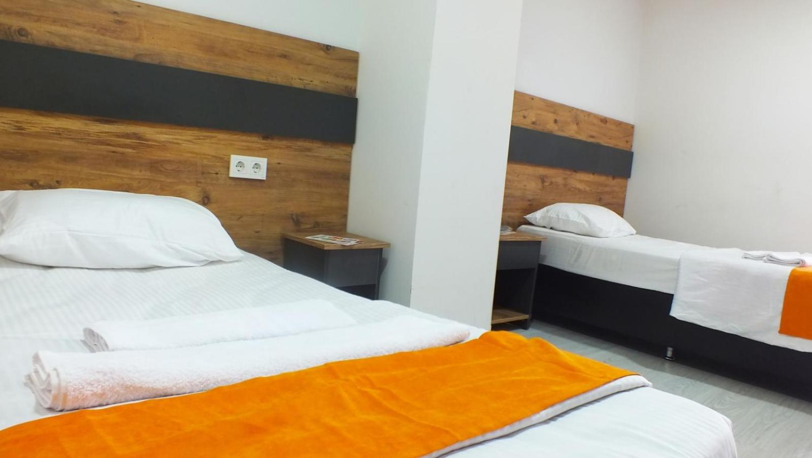 Triple Room with Bathroom - Photo 8