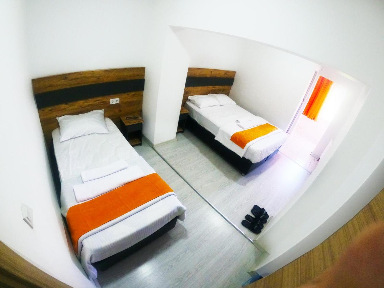 Triple Room with Bathroom - Photo 1