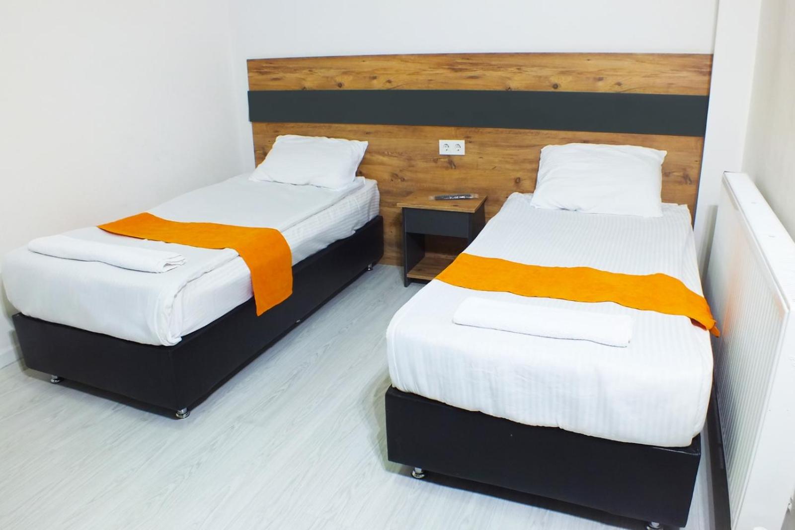 Budget Double Room - Photo 7
