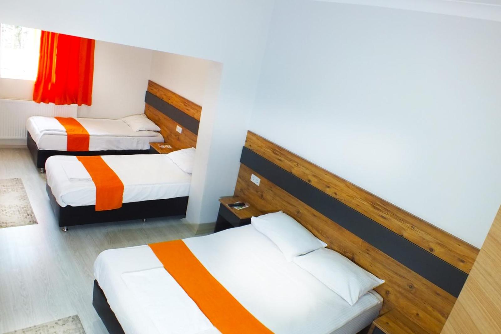 Triple Room with Bathroom - Photo 9