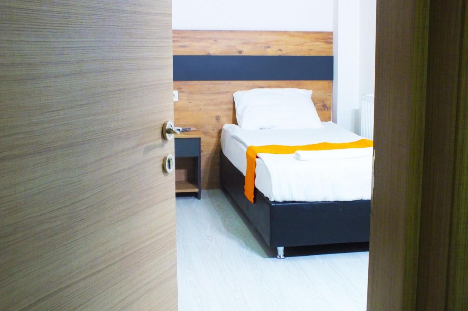 Budget Double Room - Photo 1