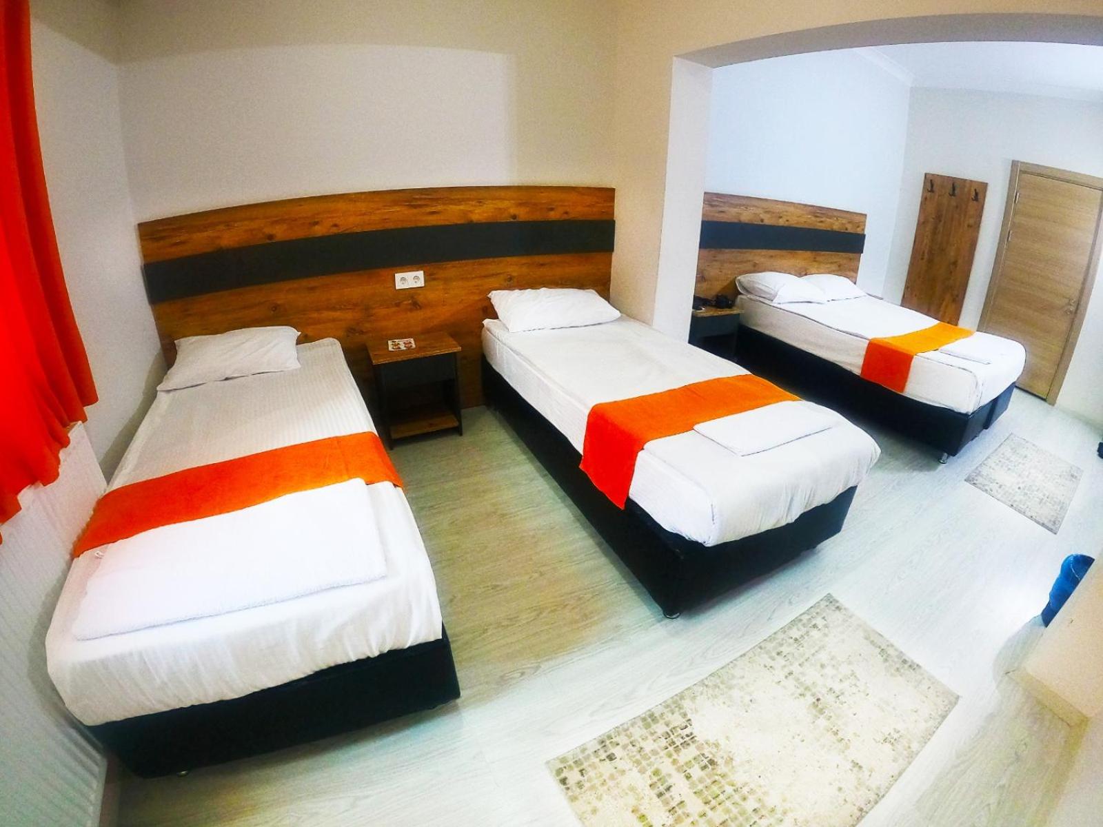 Triple Room with Bathroom - Photo 13