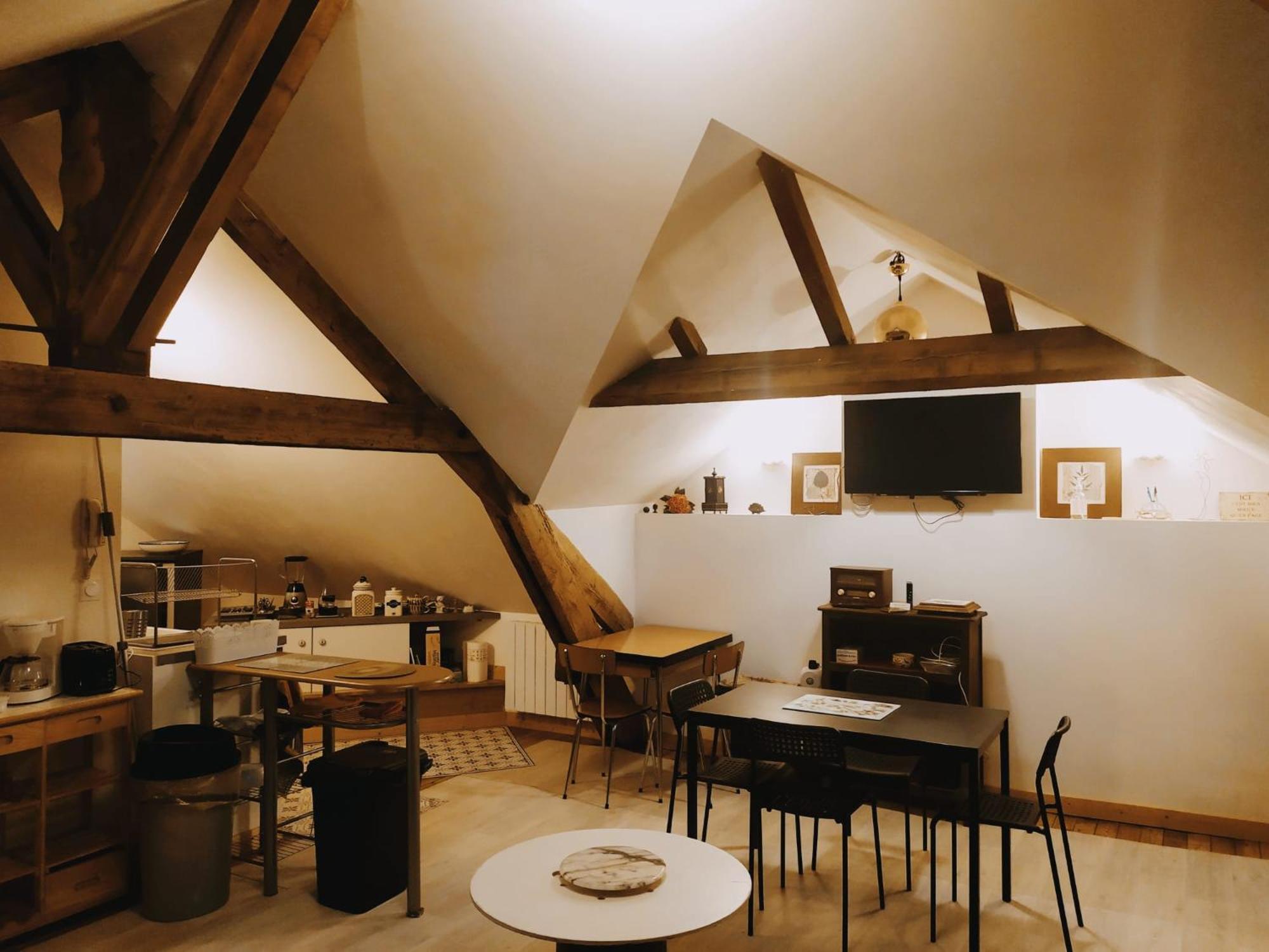 One-Bedroom Apartment - Photo 6