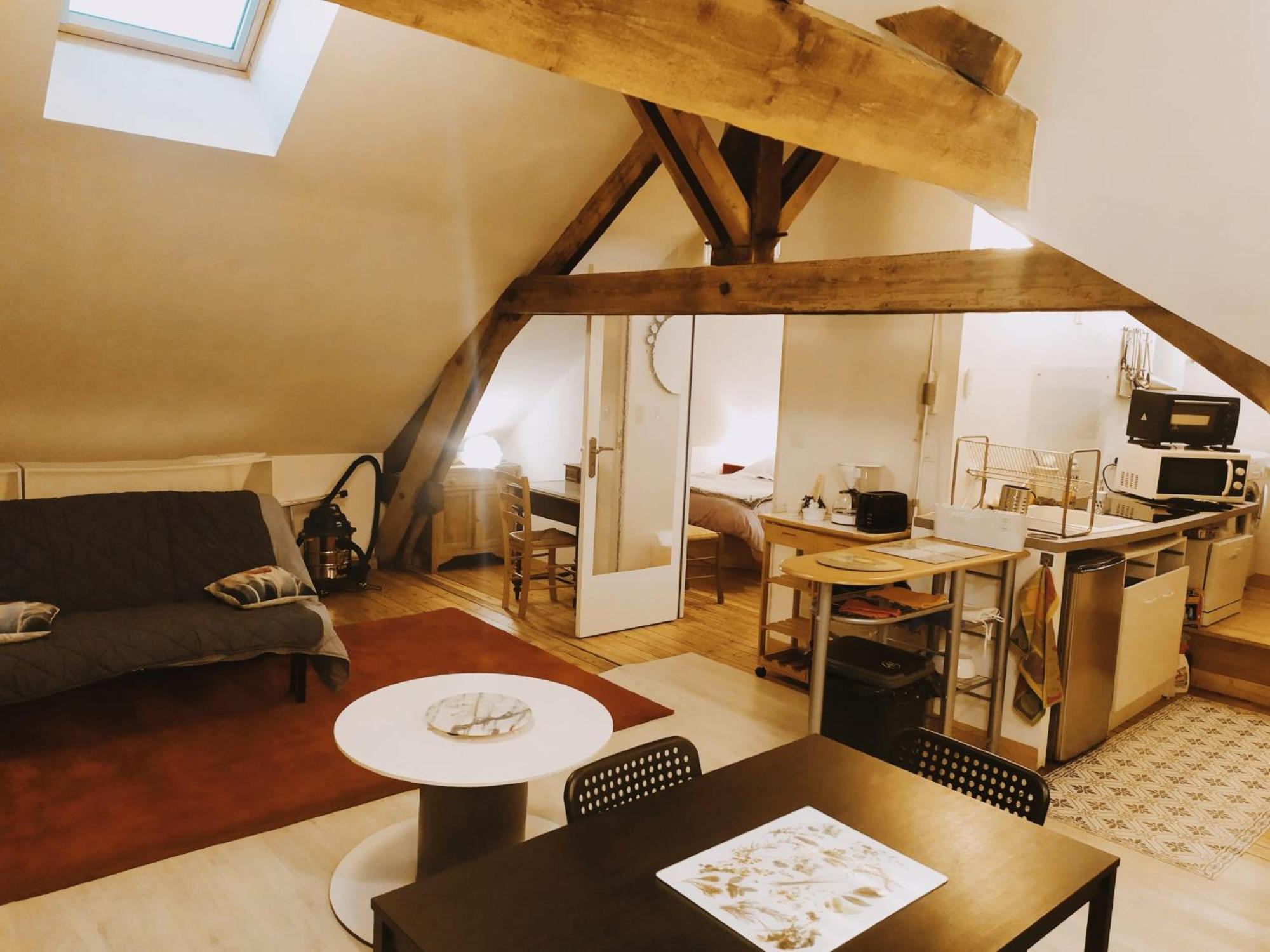 One-Bedroom Apartment - Photo 3