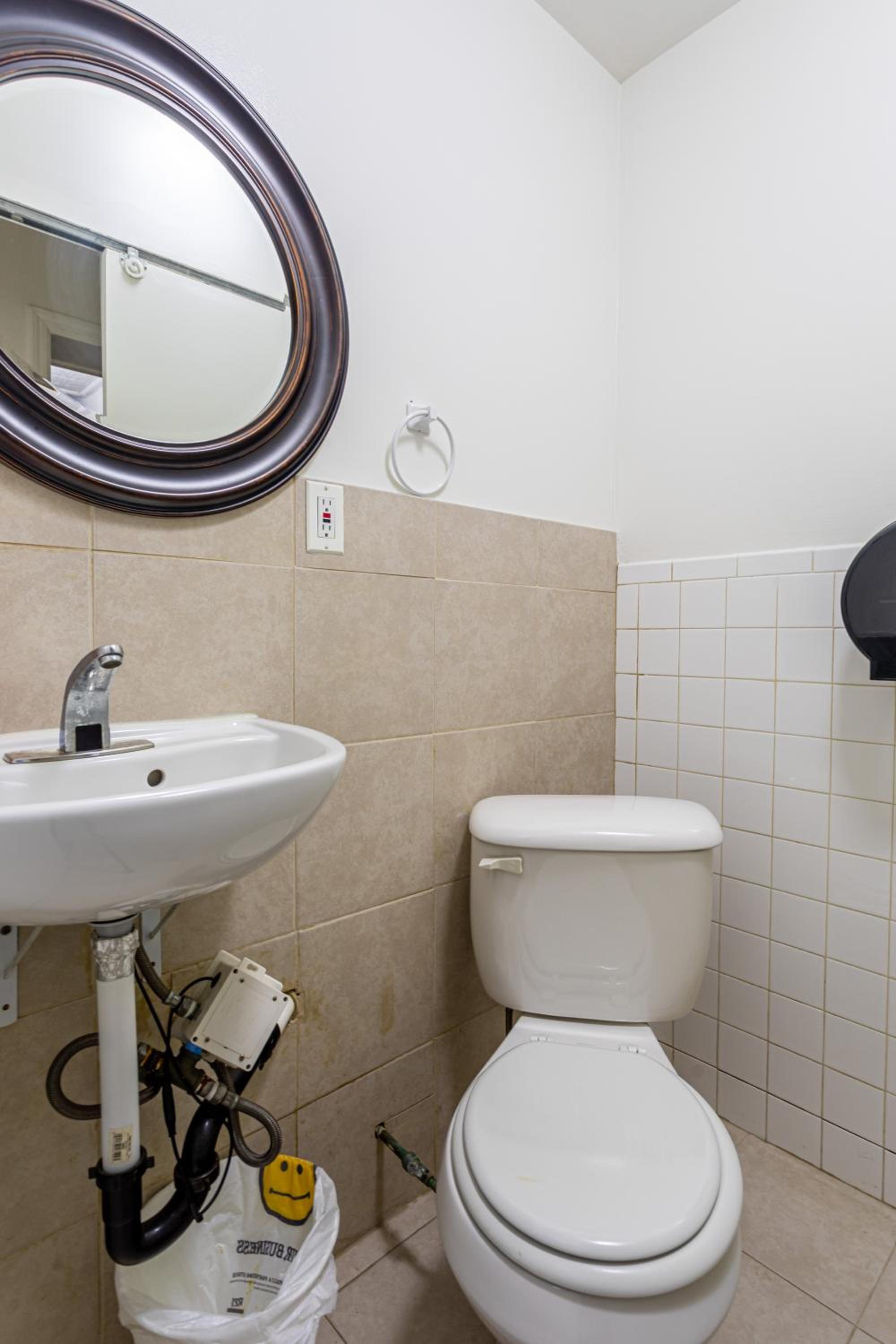 Double Room with Shared Bathroom photo 2