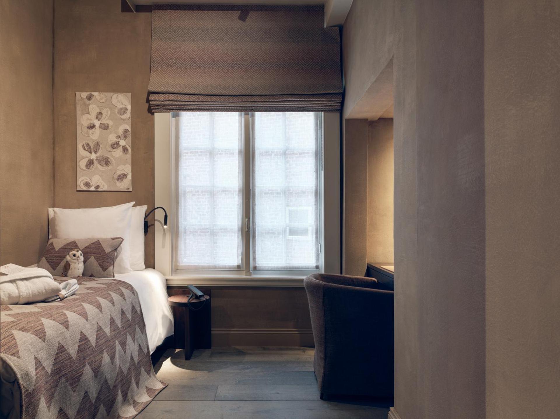 Suite - Photo 5
