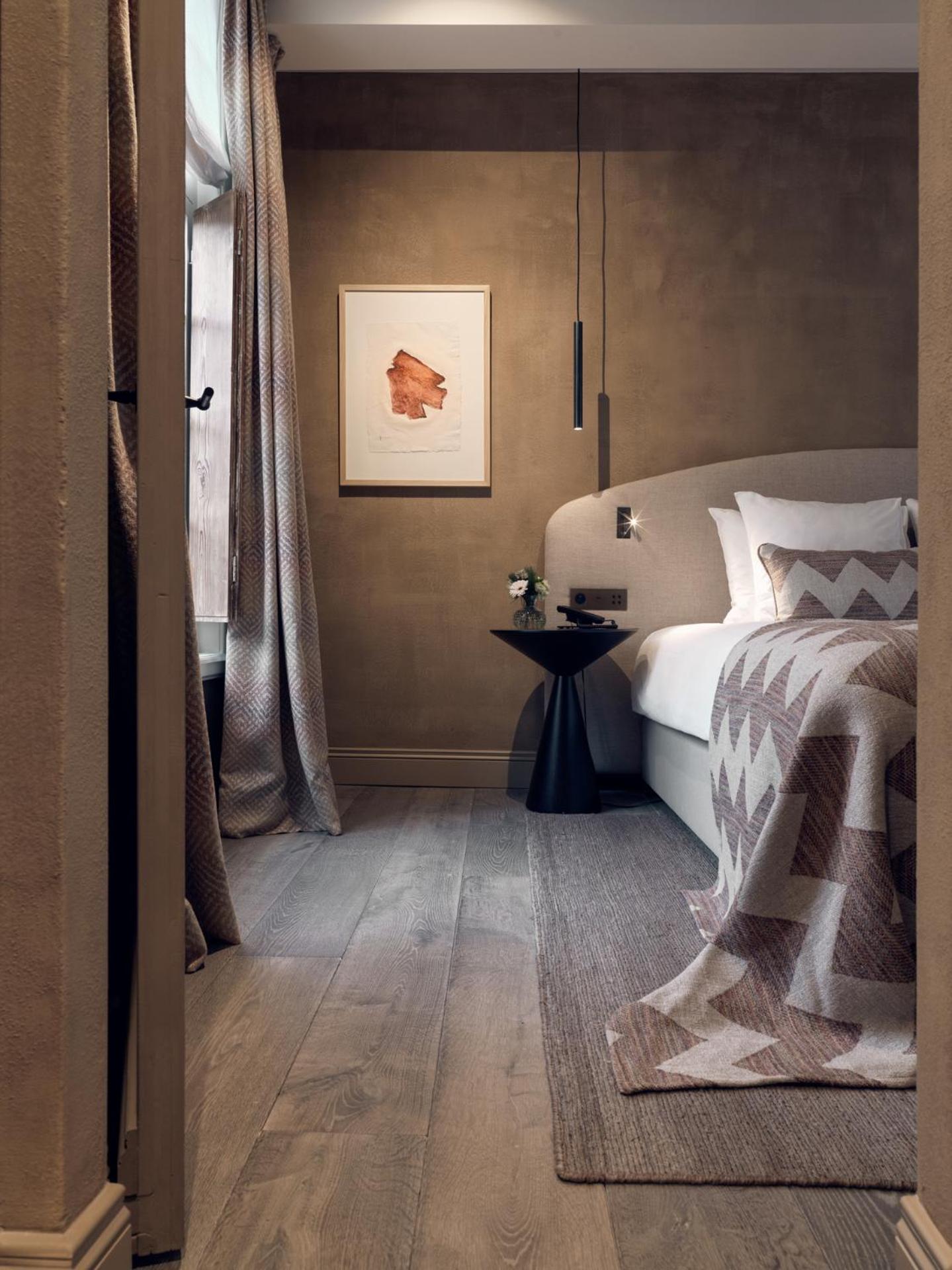 Suite - Photo 9