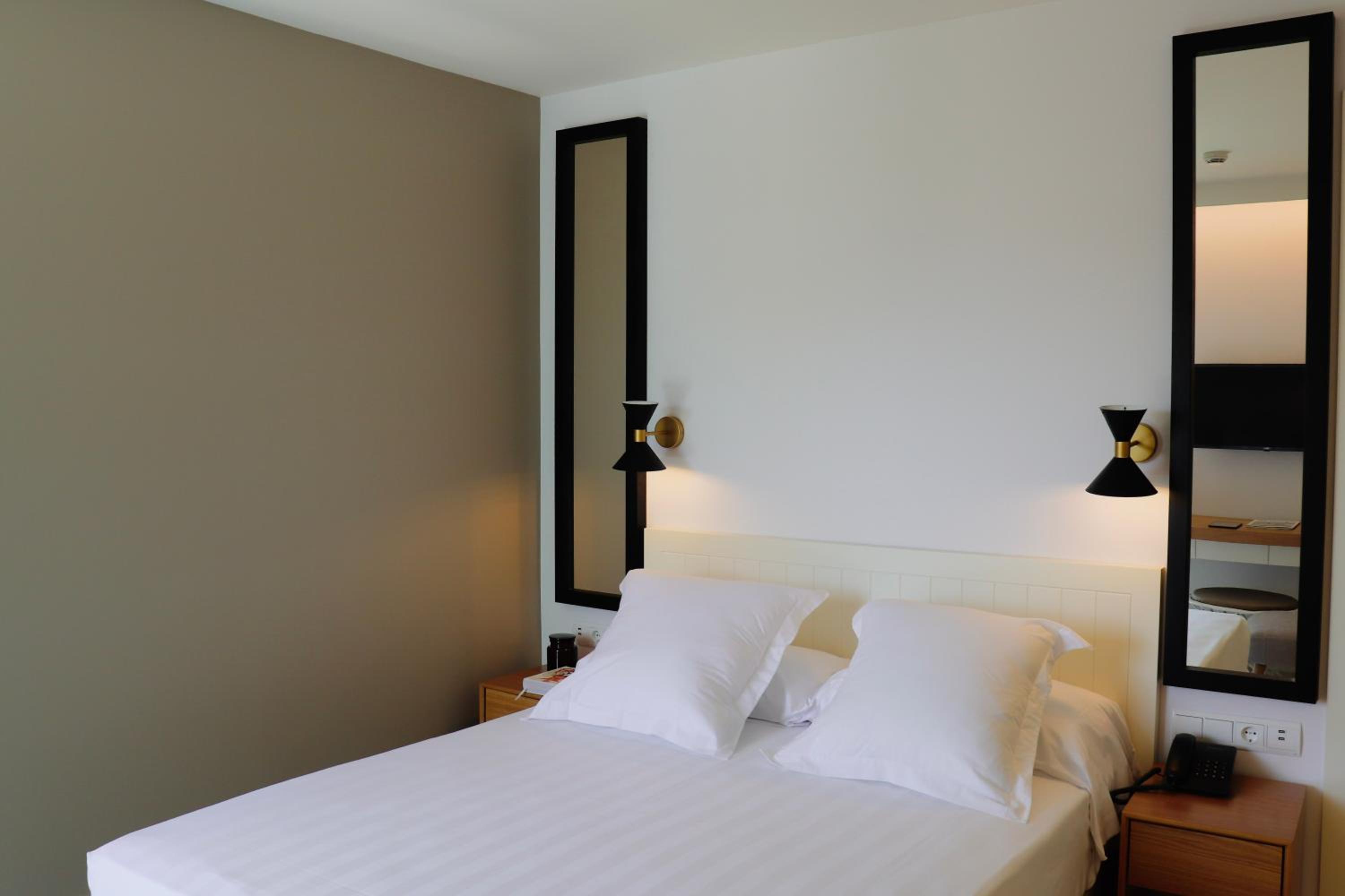 Standard Double or Twin Room photo 2