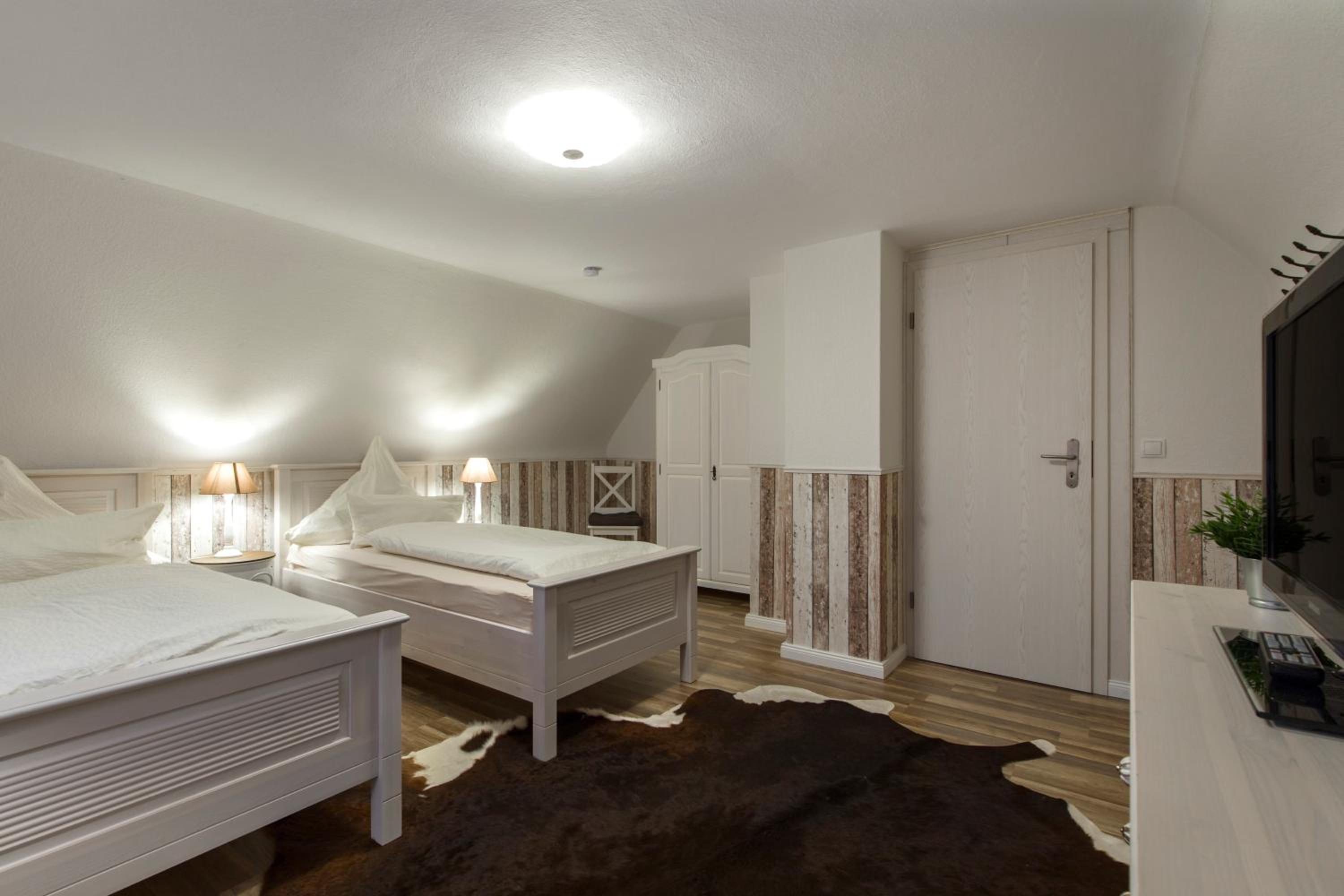 Three-Bedroom House photo 1