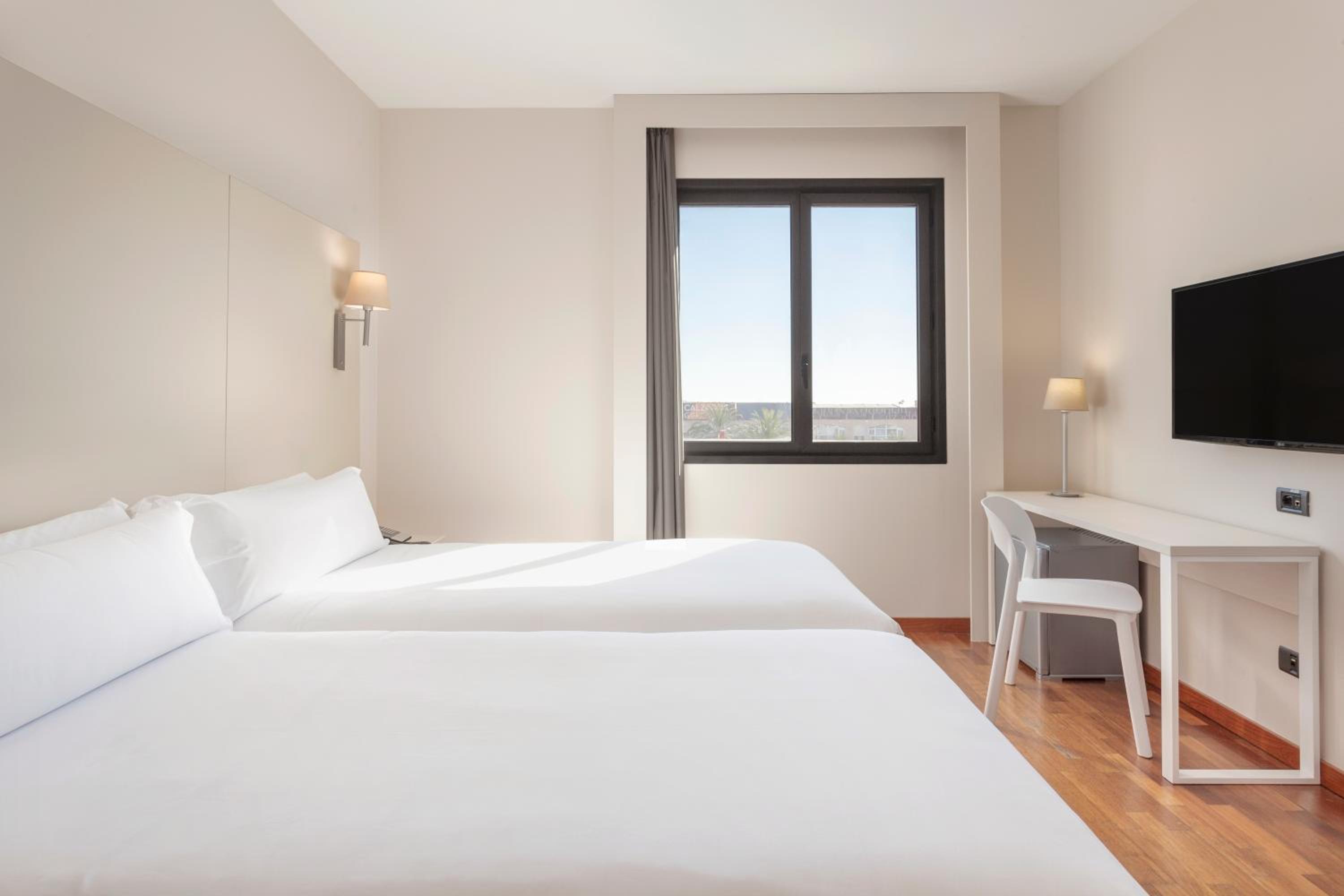 Twin Room - Photo 1