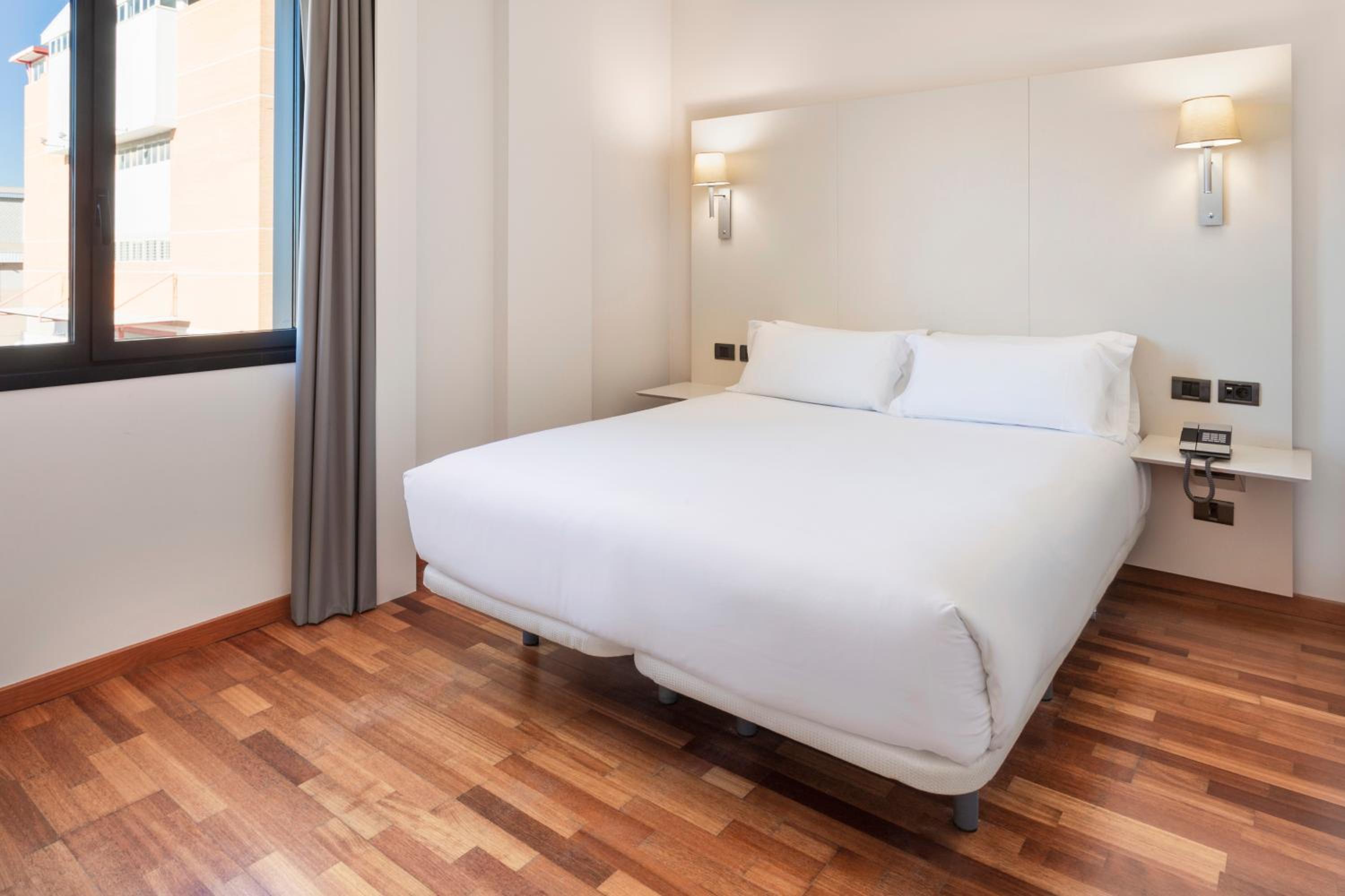 Double Room - Photo 5