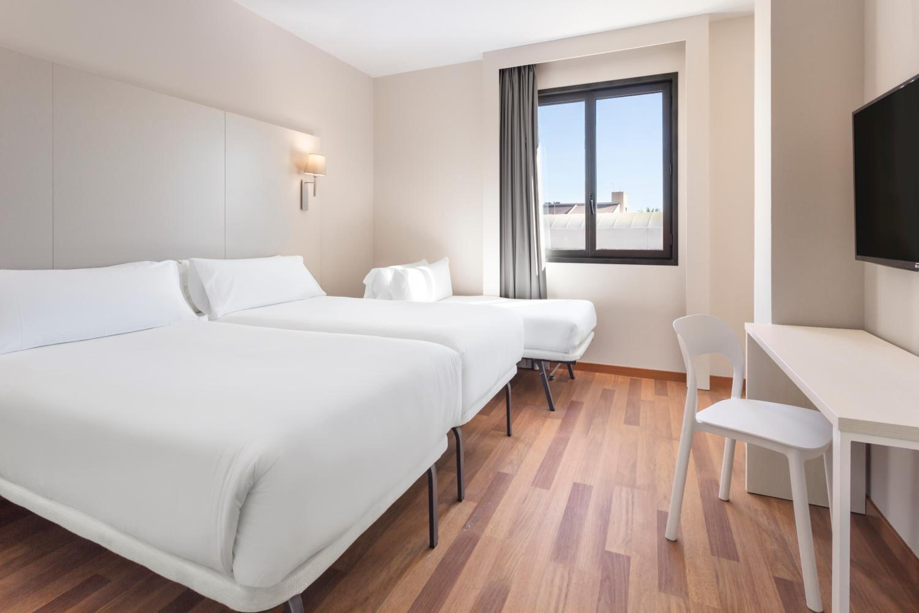 Triple Room - Photo 2