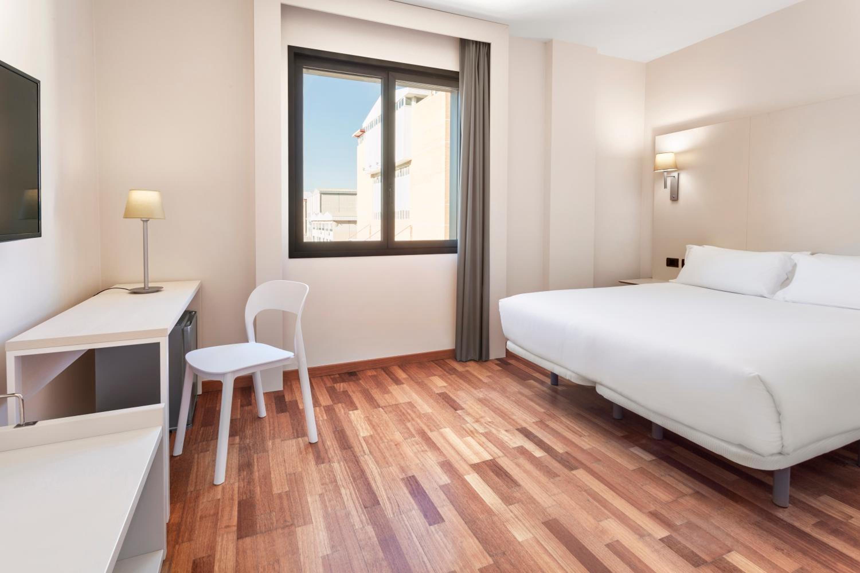 Double Room - Photo 4