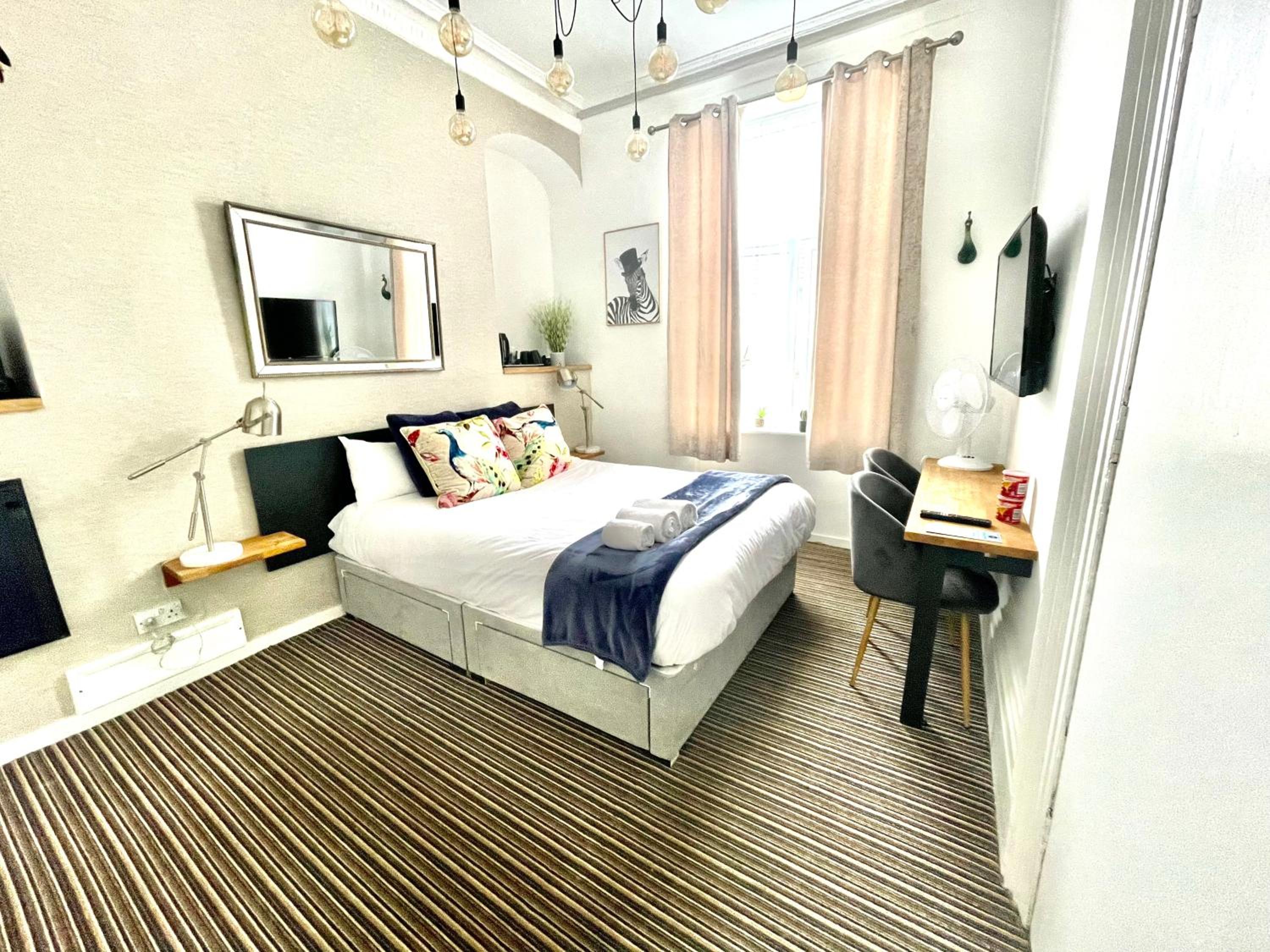 Deluxe Double Room with Shower
