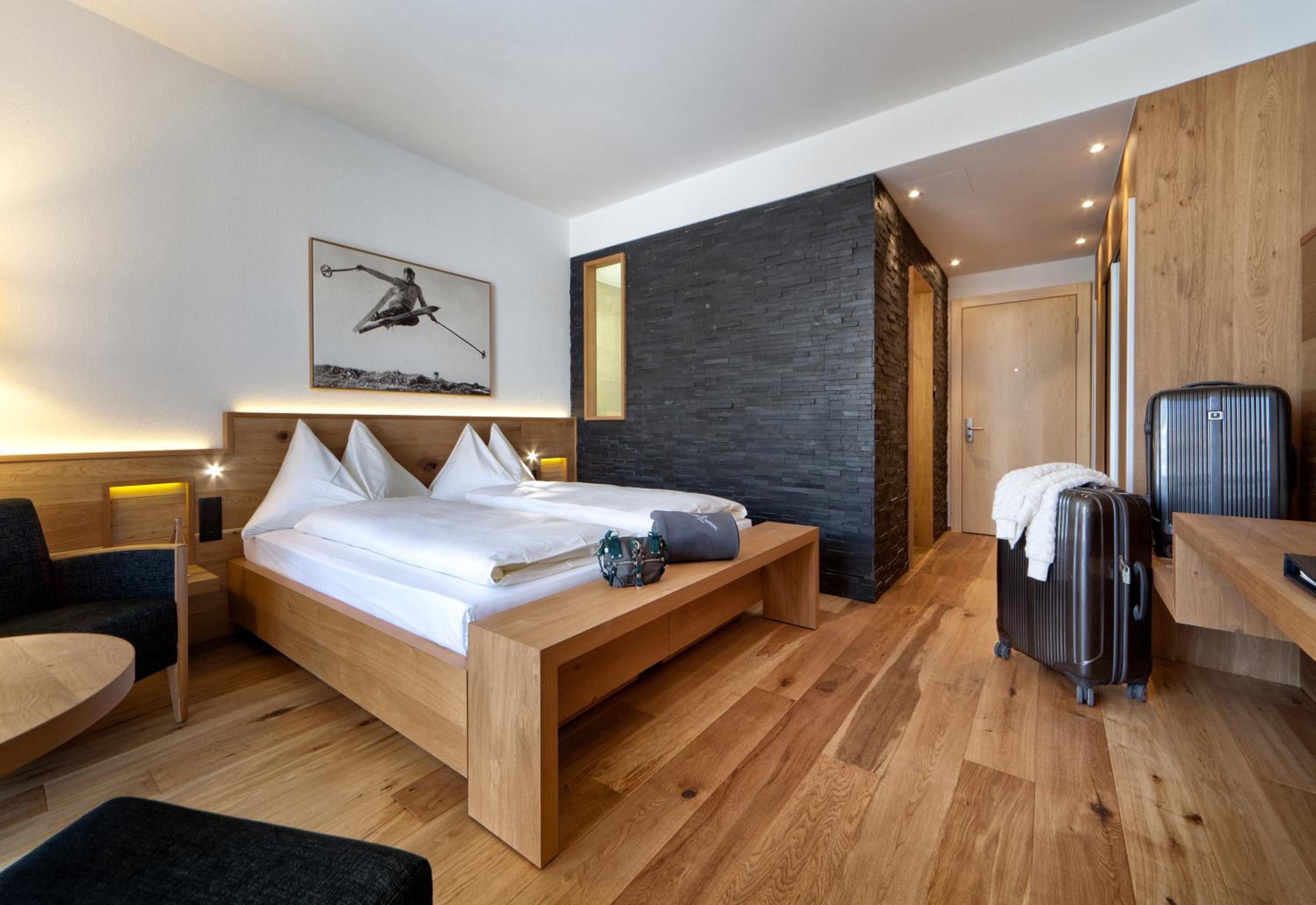 Deluxe Double Room with Balcony photo 3