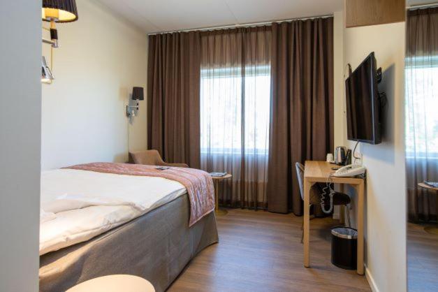 Standard Single Room with Single Bed - Non-Smoking photo 3
