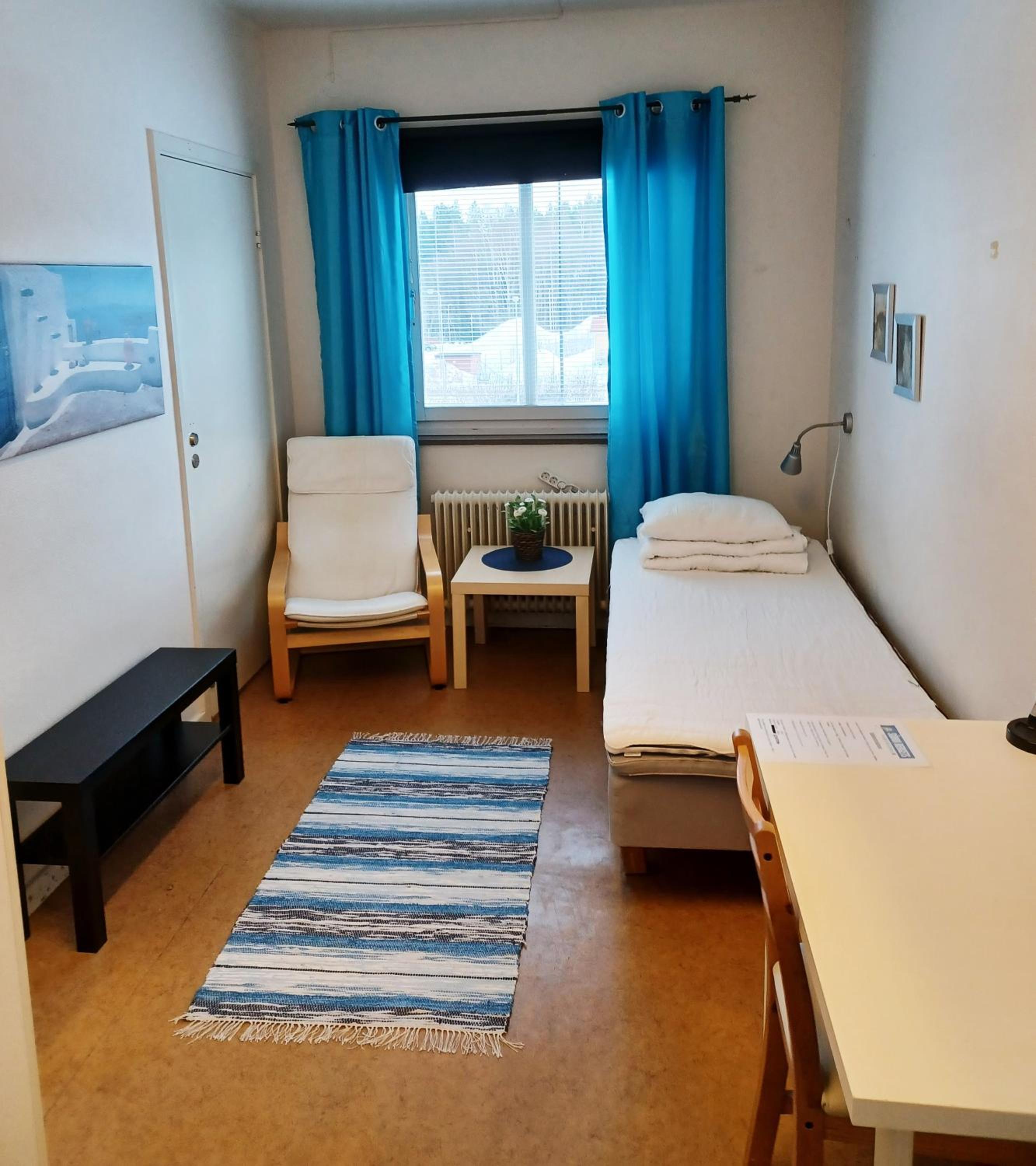 Single Room with Shared Shower and Toilet photo 3