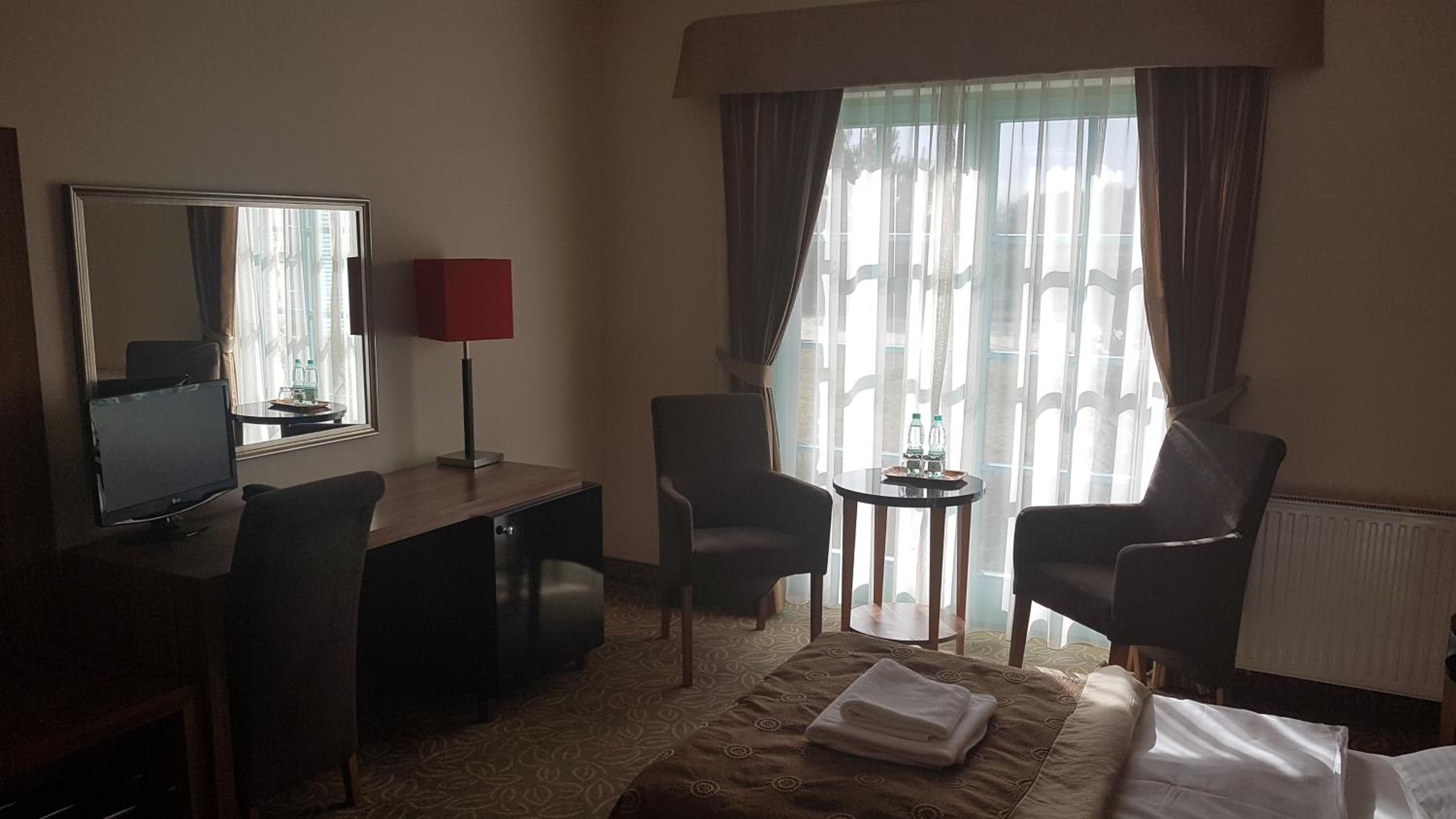 Double or Twin Room - Photo 5
