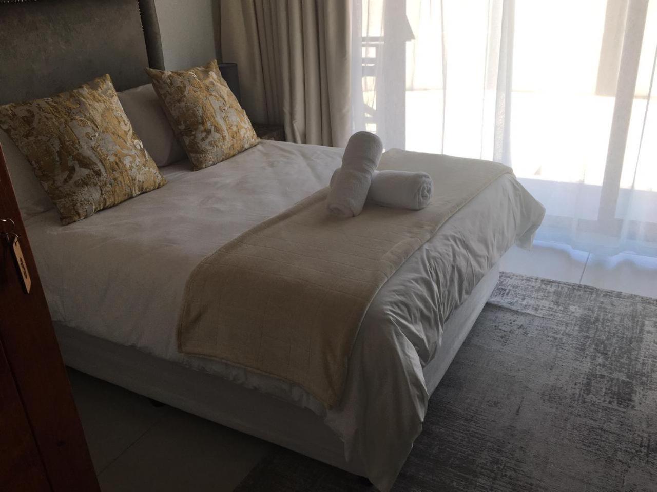 Standard Double Room - Photo 4
