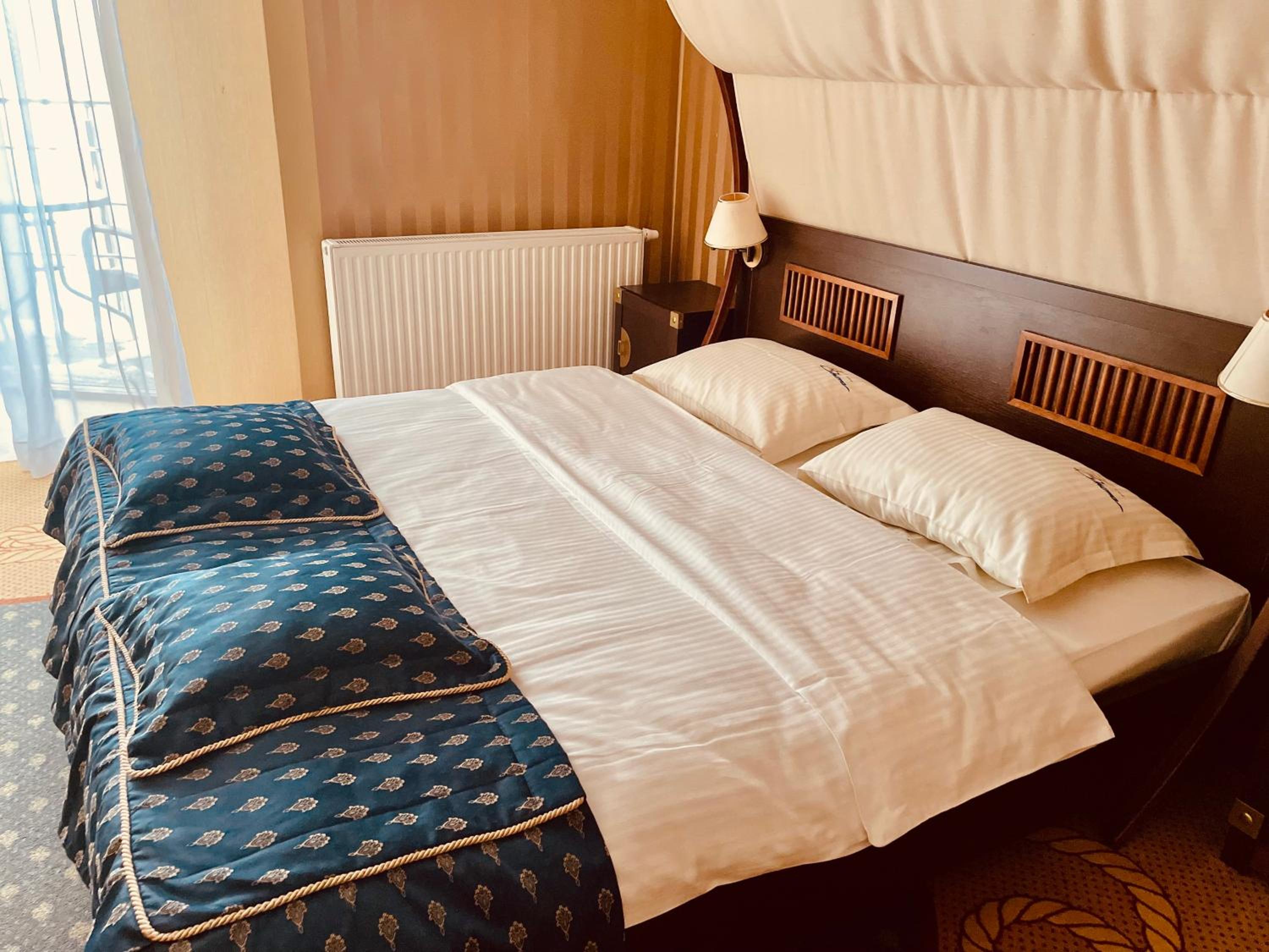 King Studio with Sofa Bed - Photo 3