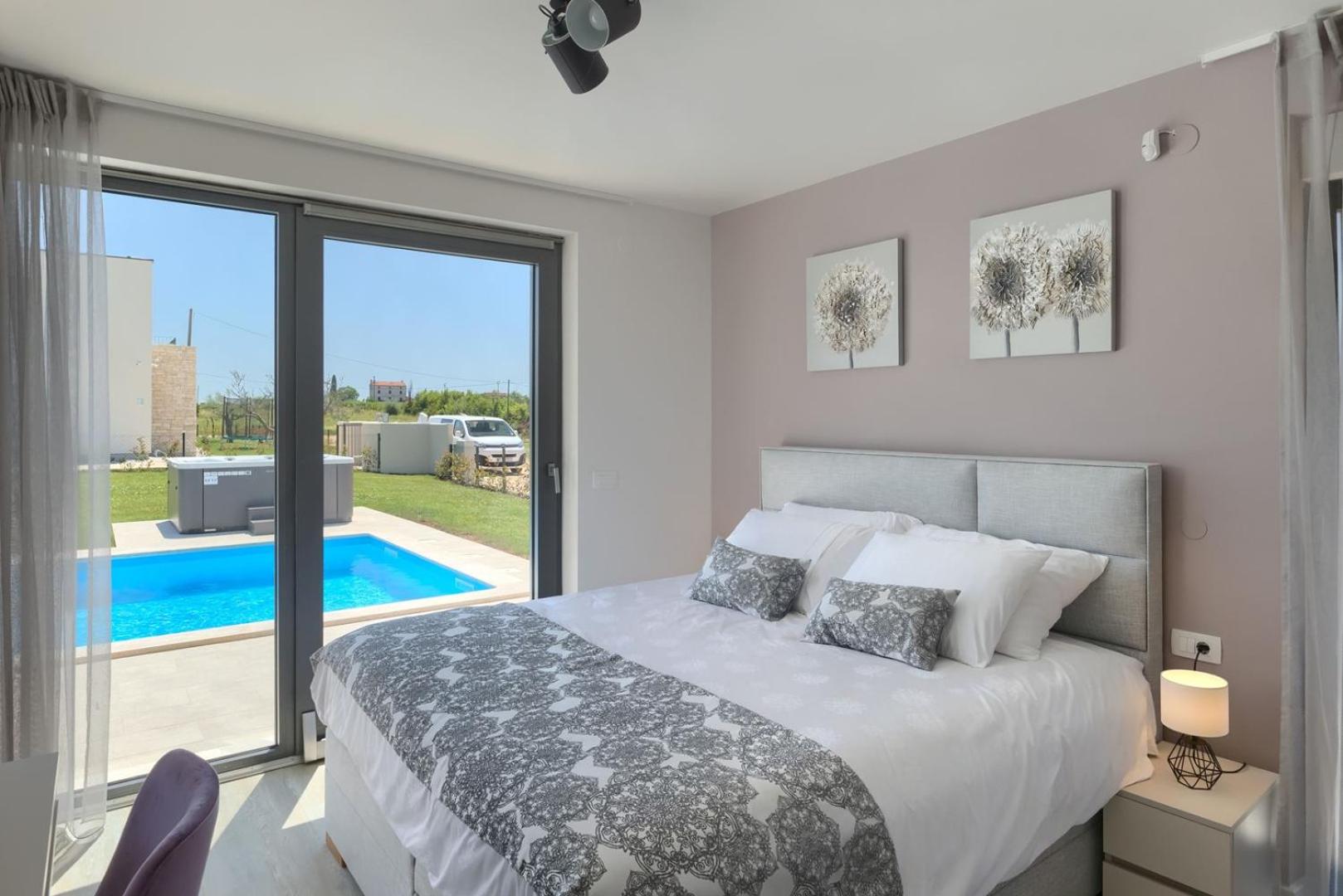Villa com Piscina Privada