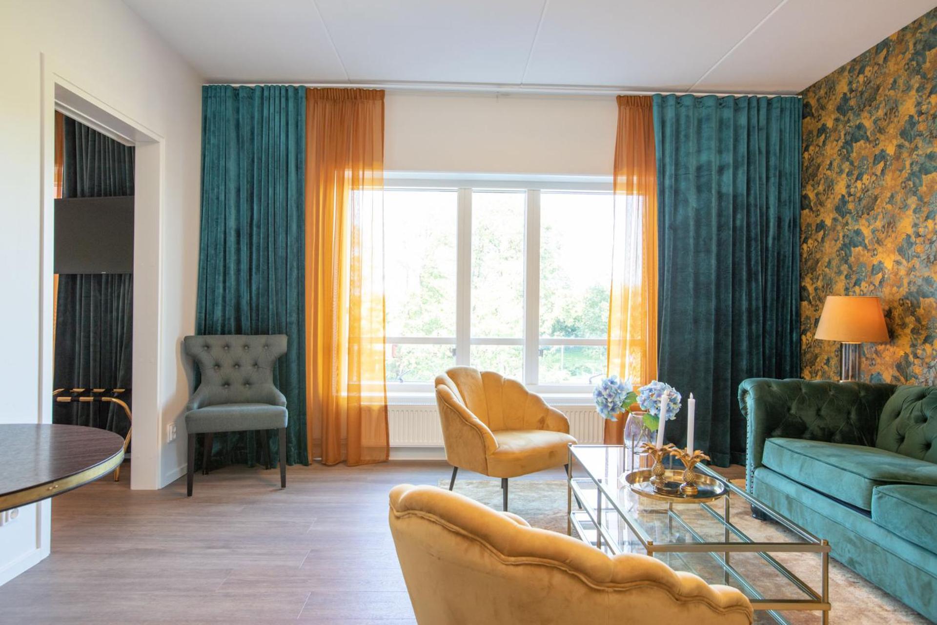 Suite with King Bed and Sofa Bed - Non-Smoking - Photo 1